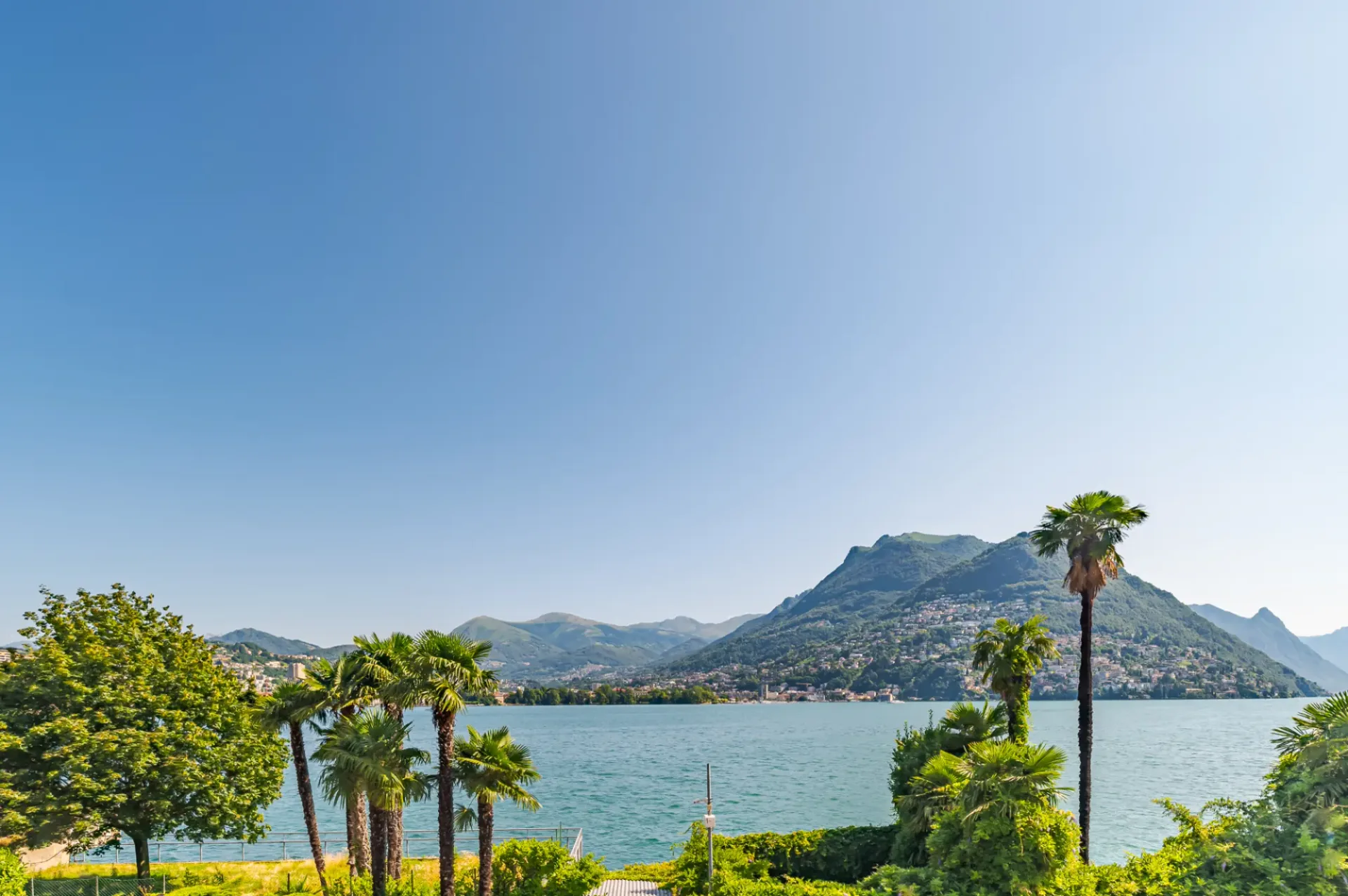ATTICO VISTA LAGO A PARADISO ARREDATO