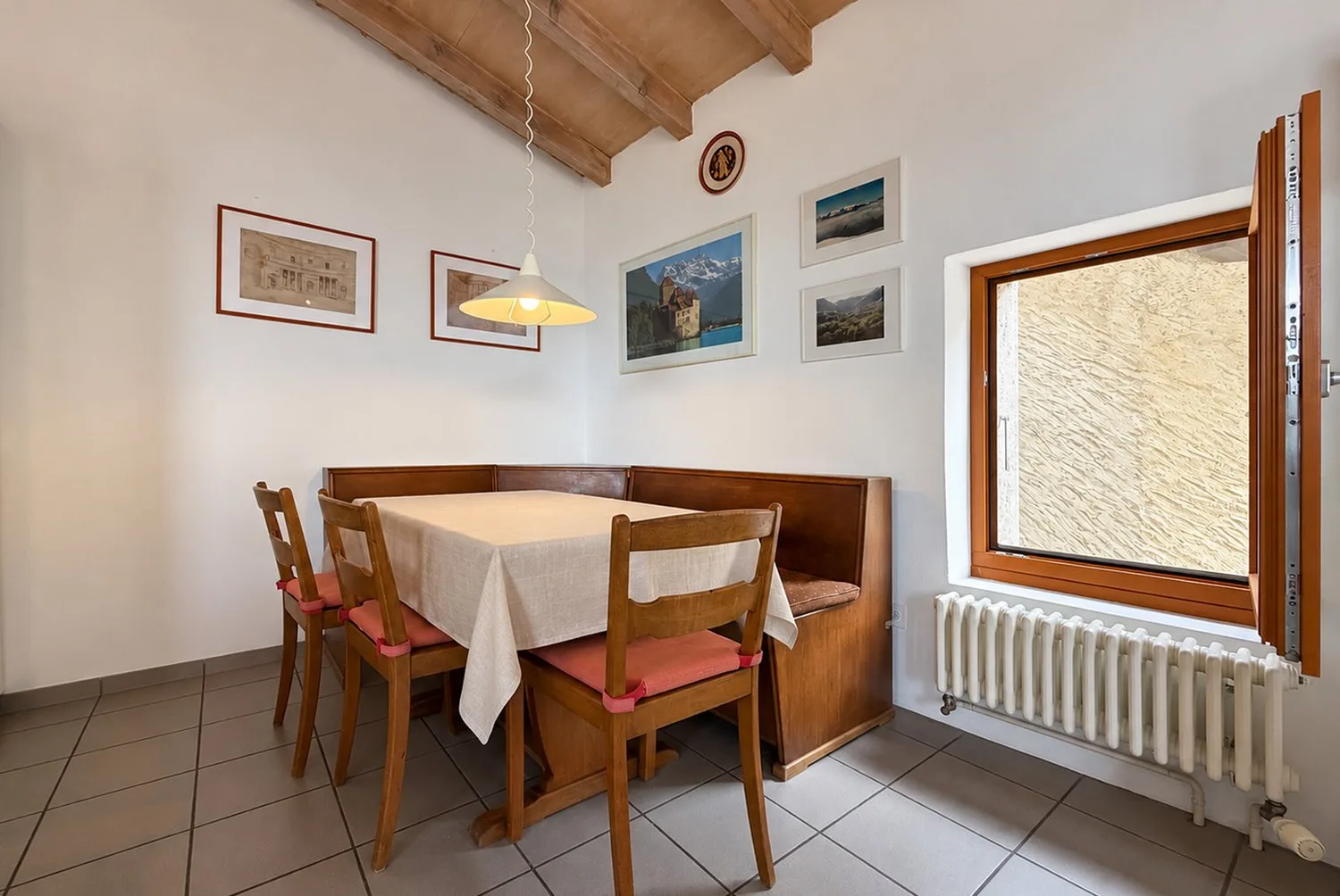 Geräumiges und charakteristisches 6.5-Zimmer-Haus in Cadro