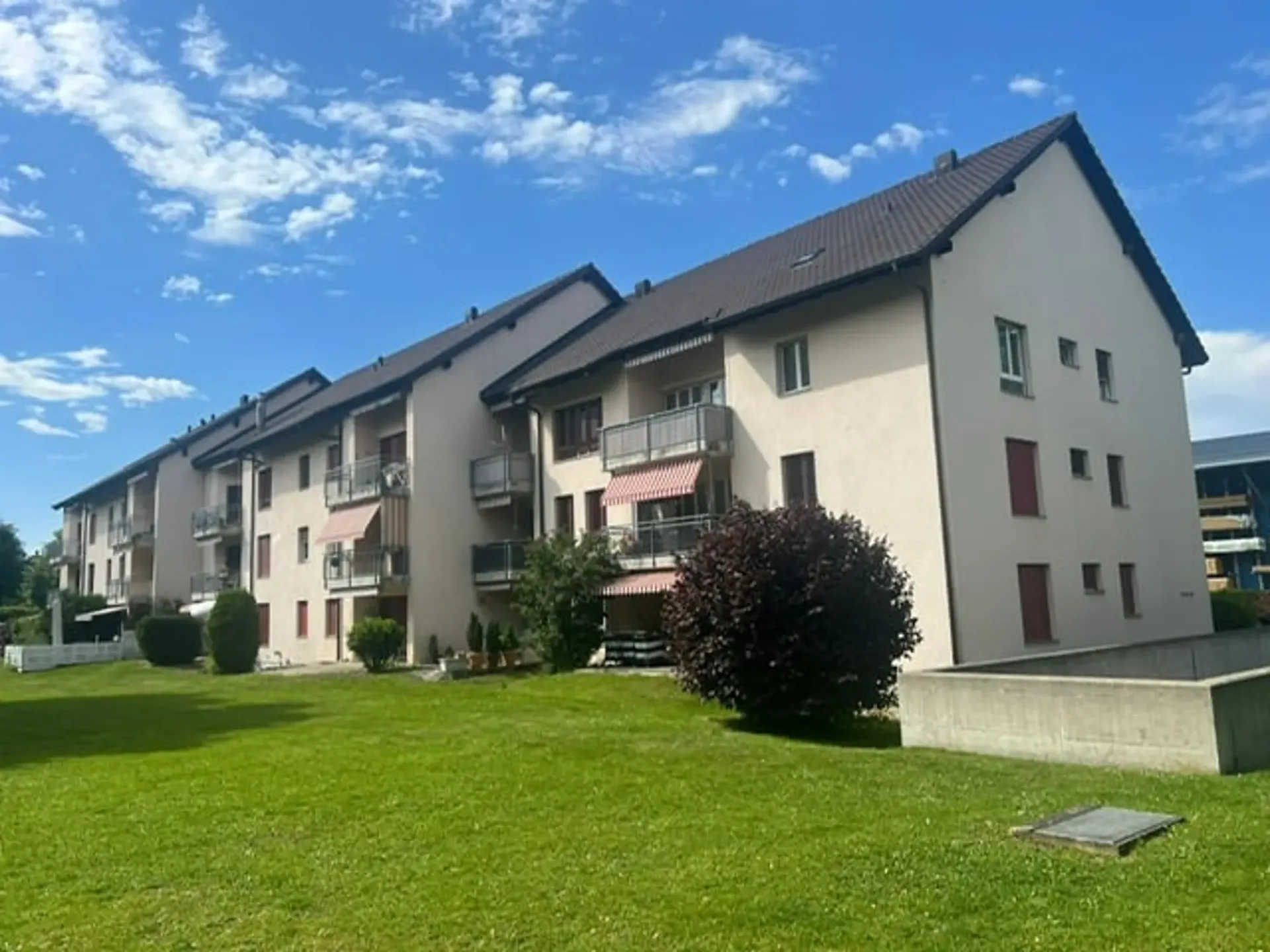 Schöne 2 ZWHG in Familienfreundlicher Überbauung