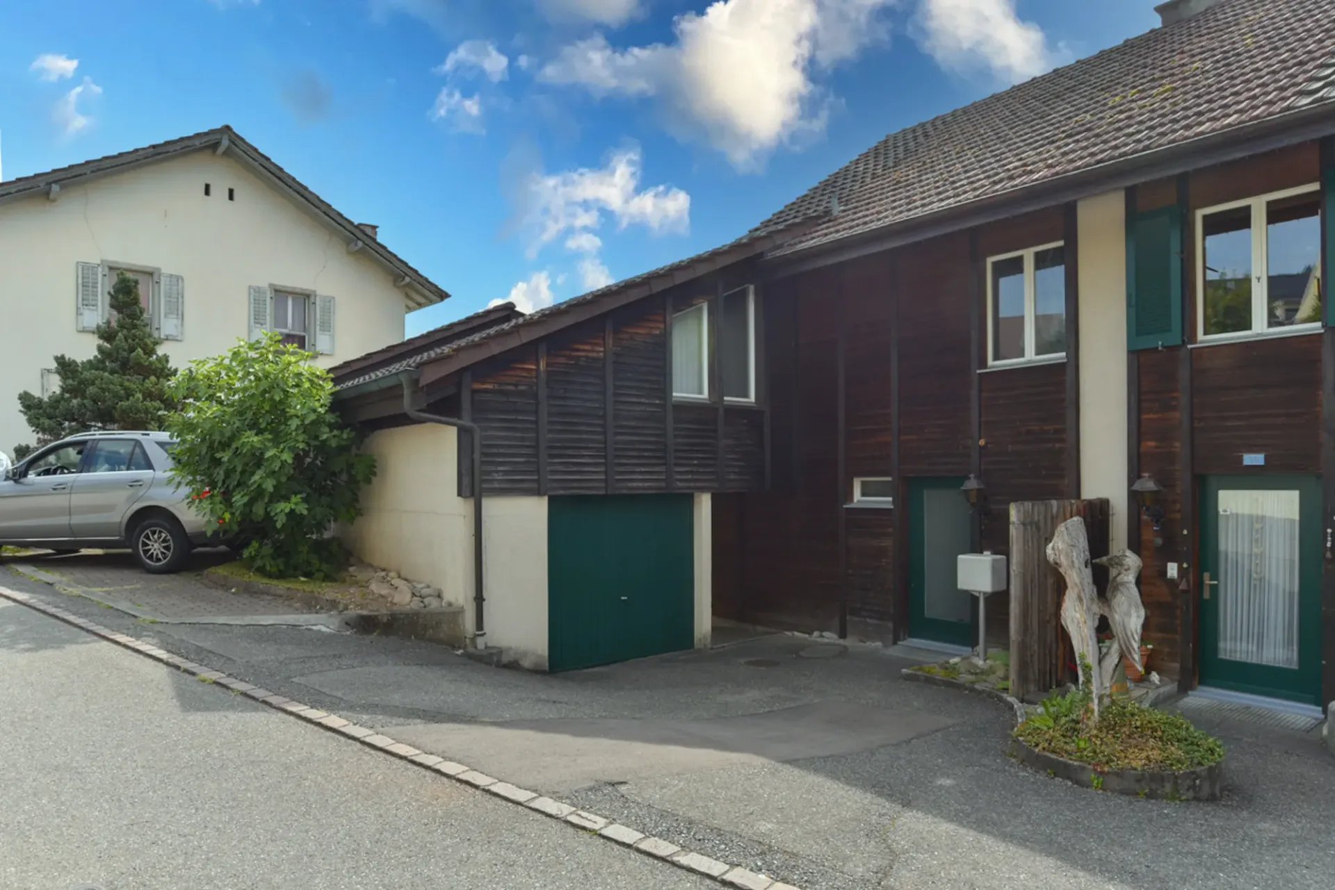 5.5 Zi. EFH an bevorzugter Aussichtslage, mit schönem Garten