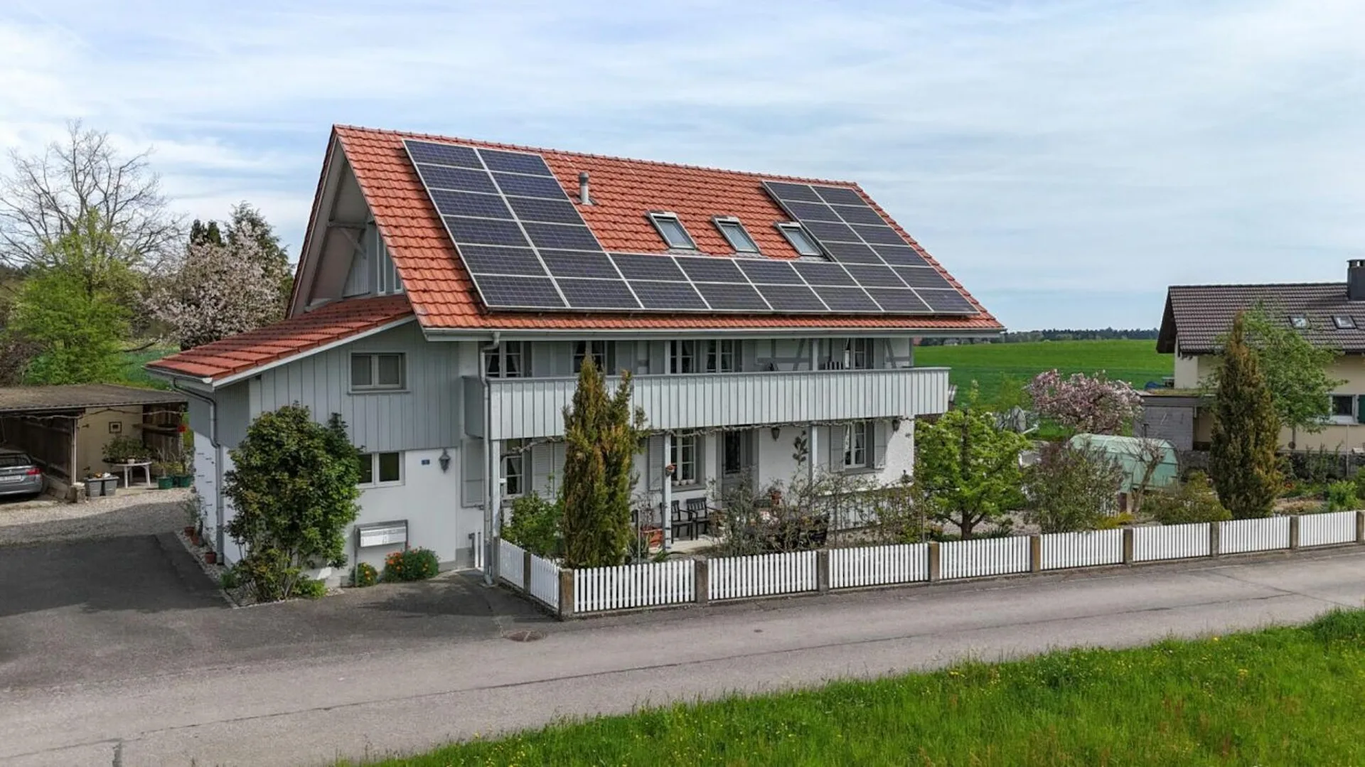 Exklusives Wohnkonzept mit Gartenidylle und maximaler Flexibilität