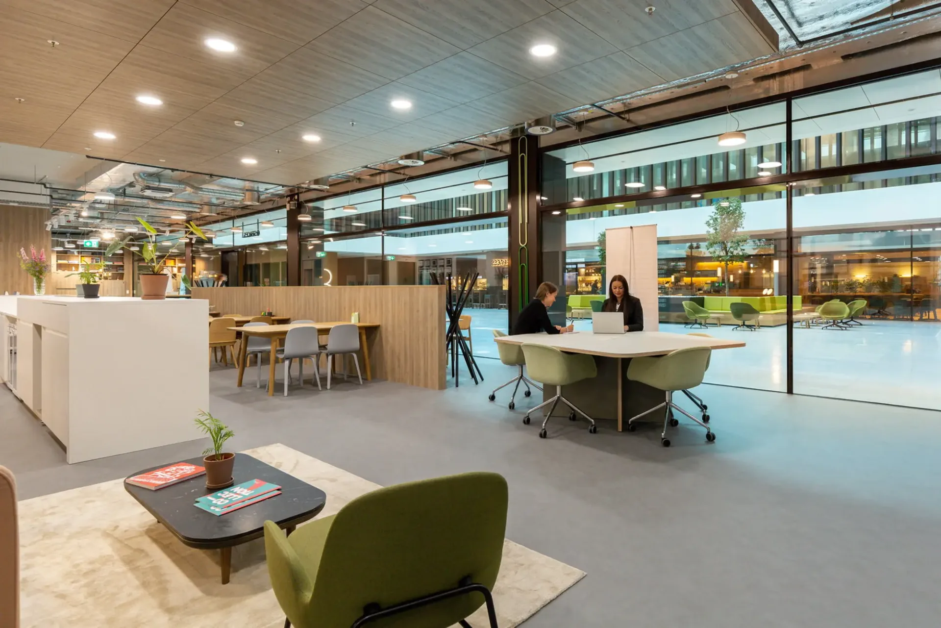 Flexible Arbeitsplätze in Spaces Ambassador House