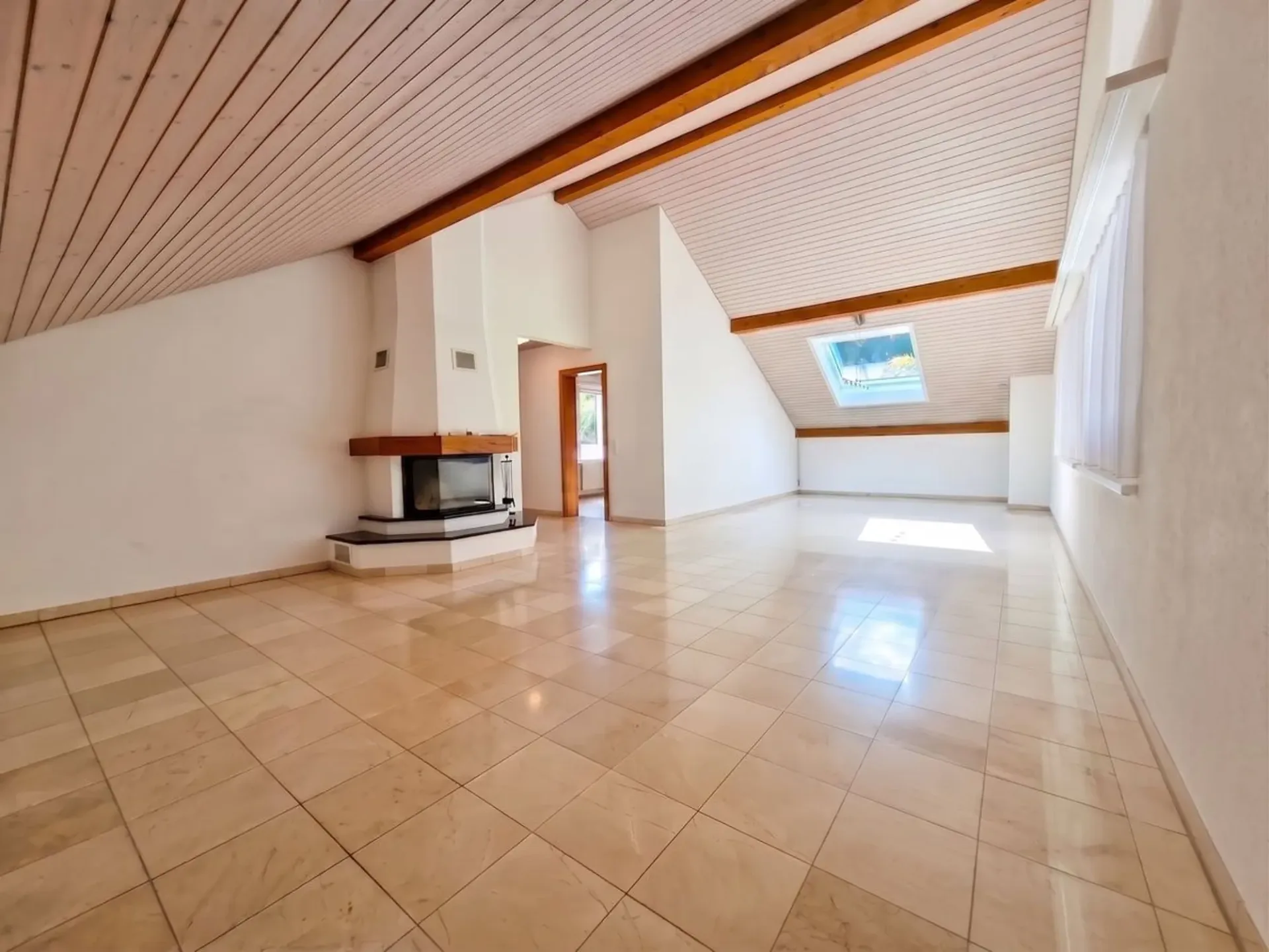 Lots of space, well-maintained with chimney