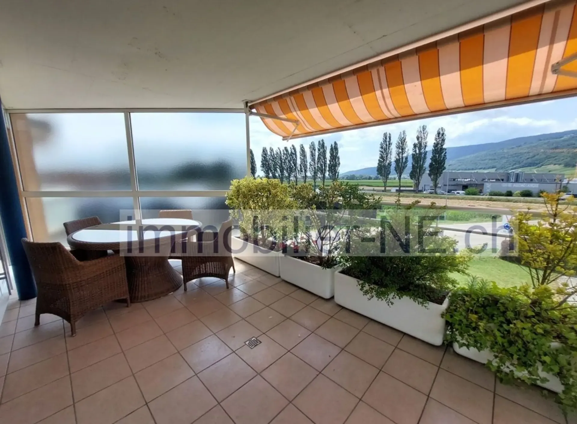 Exclusive exceptional 160 m² living space, with a 28 m² terrace and a garage-box.