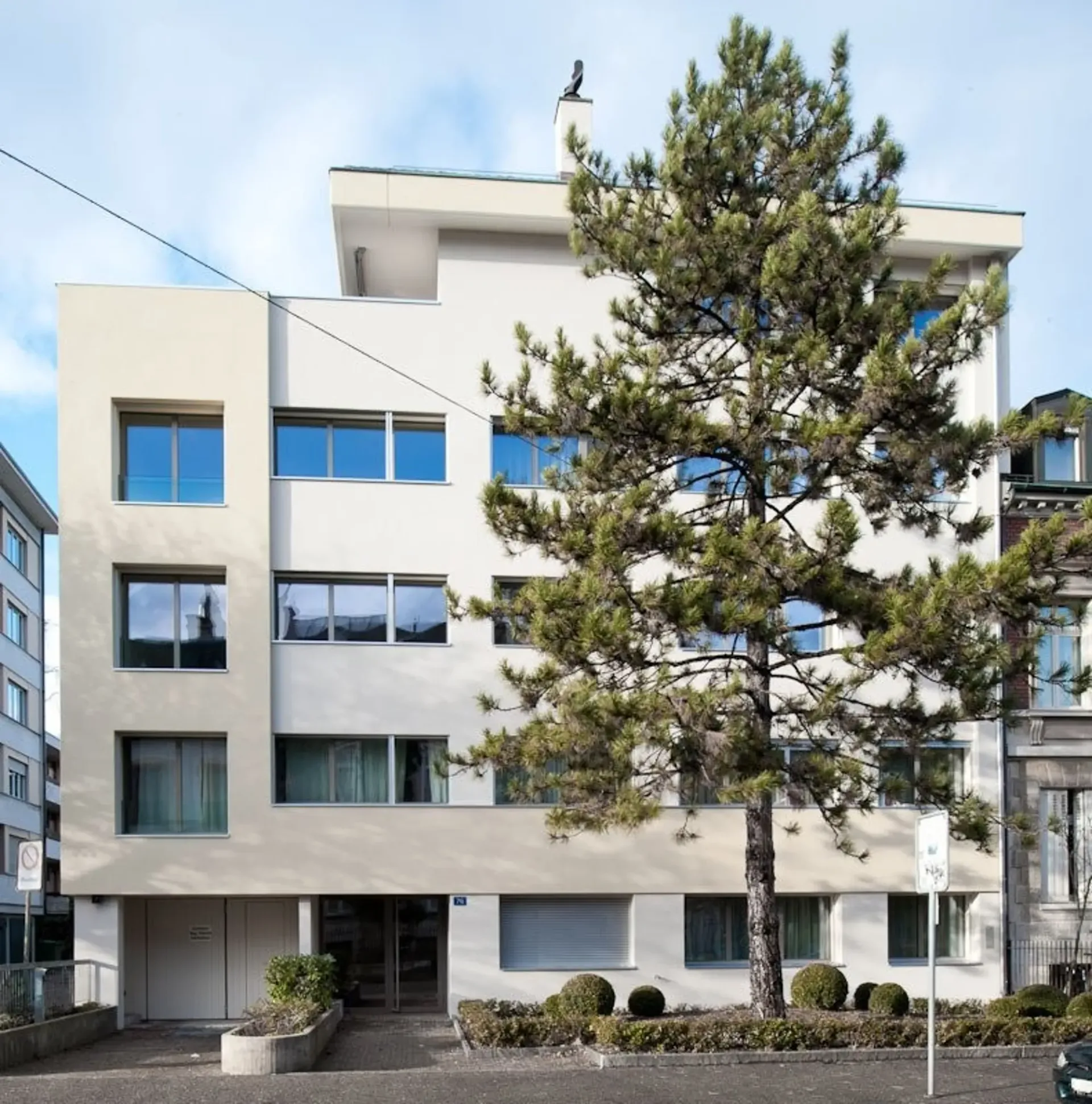 Modernes Büro im Gellert mit Sitzplatz