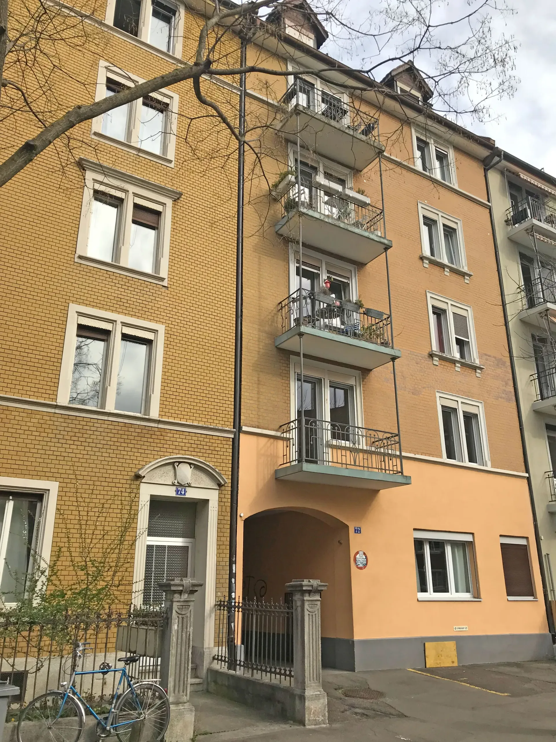 Small parking space in central location