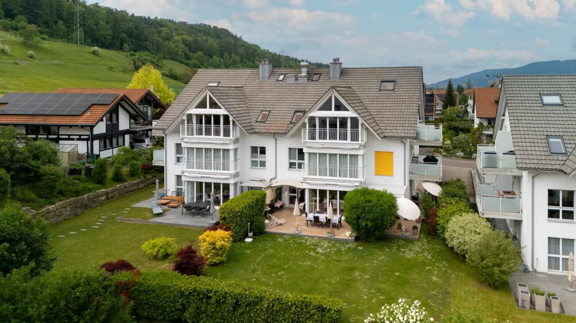 4 1/2 Zimmer- Wohnung im ersten Geschoss