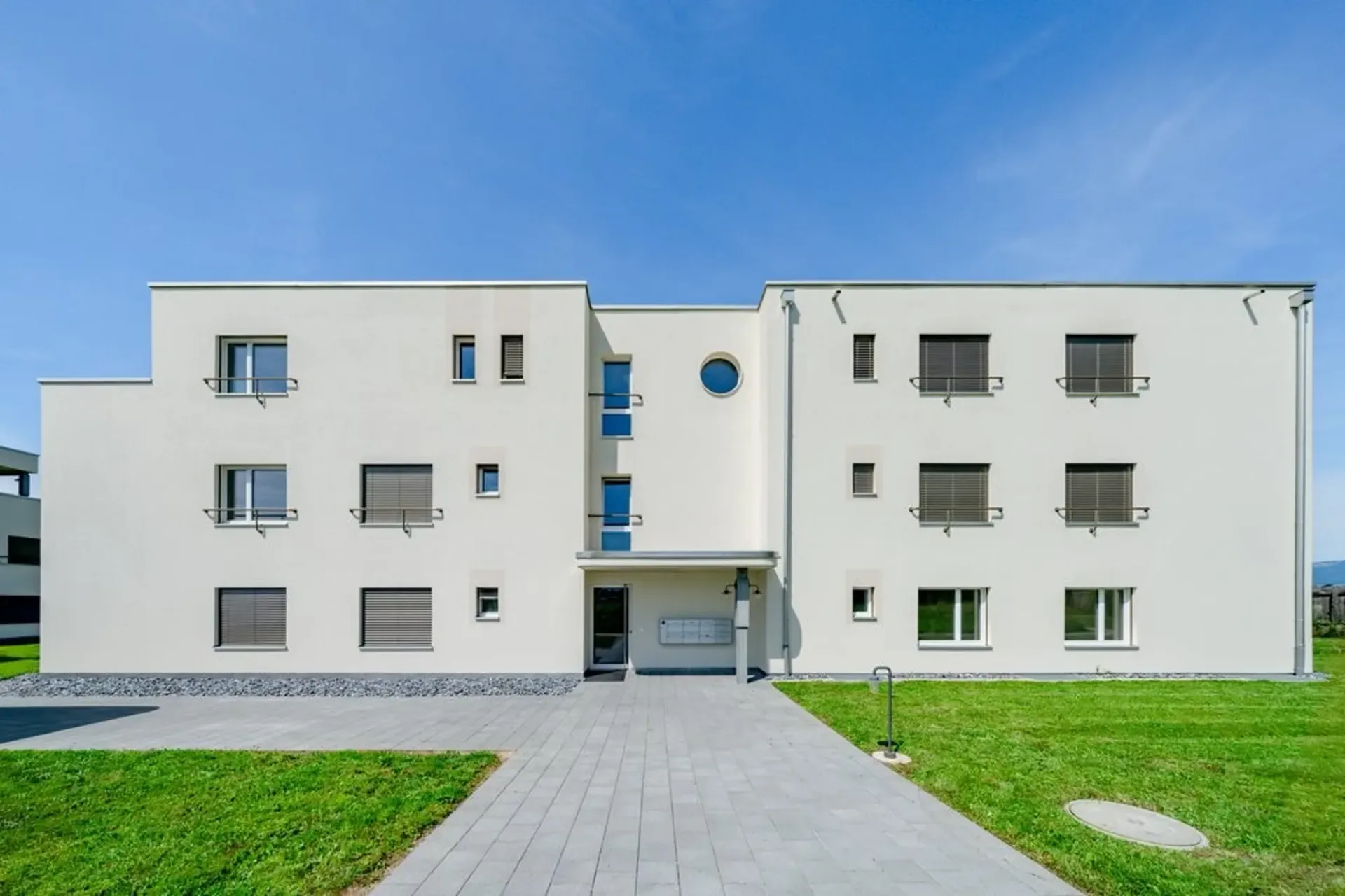 GROSSZÜGIGE UND MODERNE ATTIKA