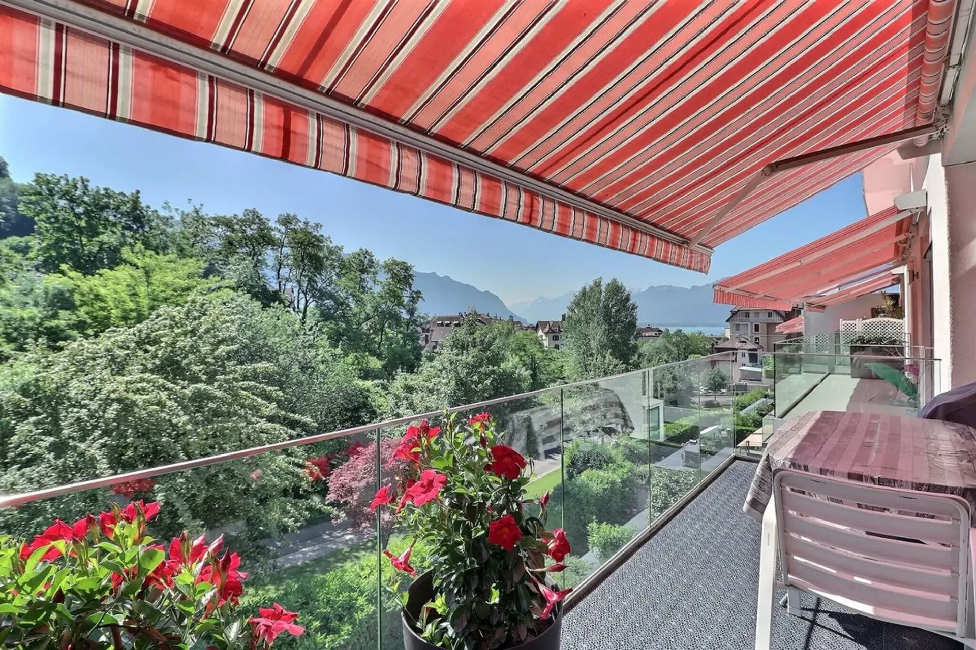 Per investitori: appartamento di 5,5 locali in un quartiere molto tranquillo con una bella vista