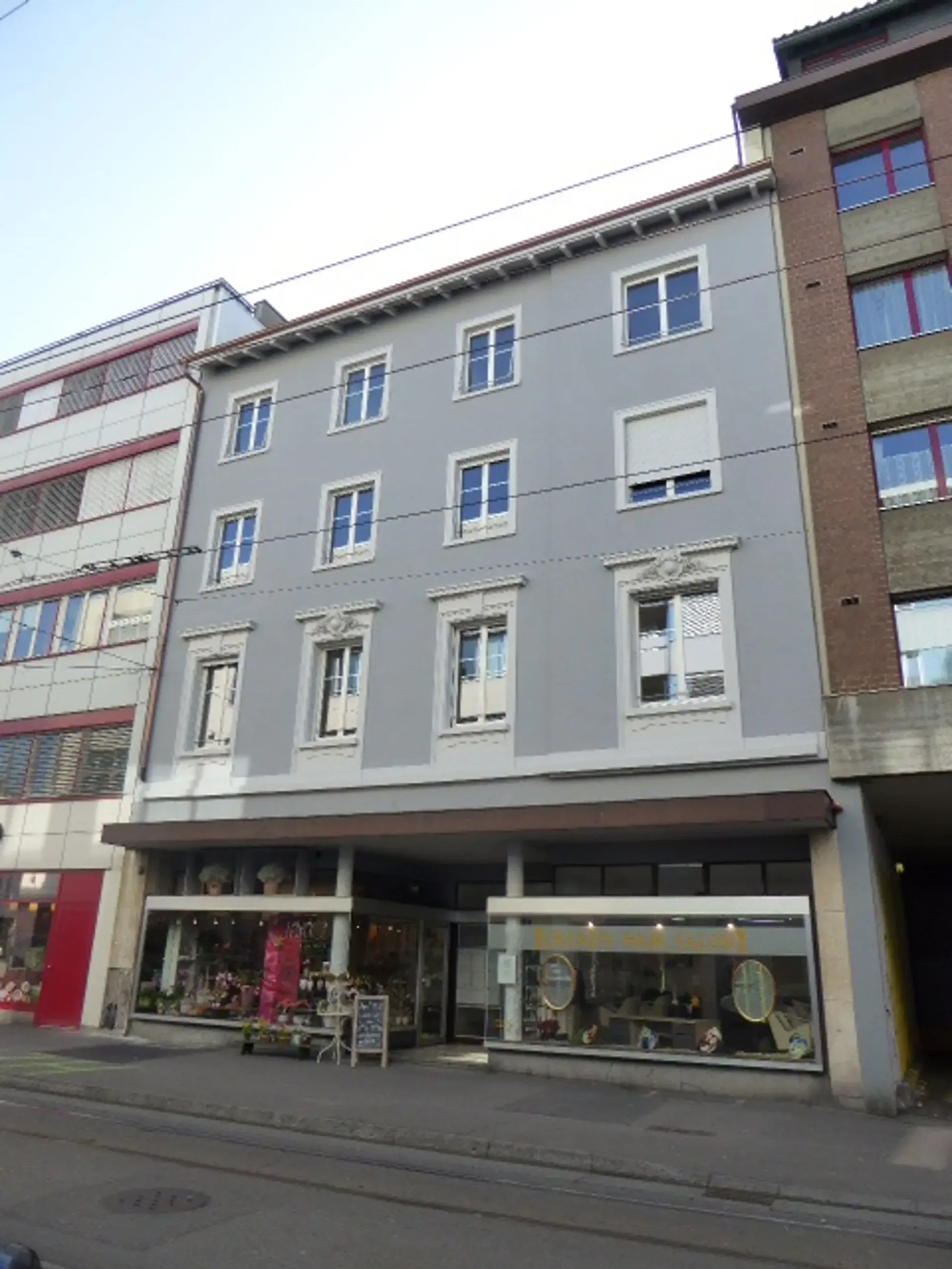 Appartamento ristrutturato di 3 locali in edificio storico con charme a Gundeli