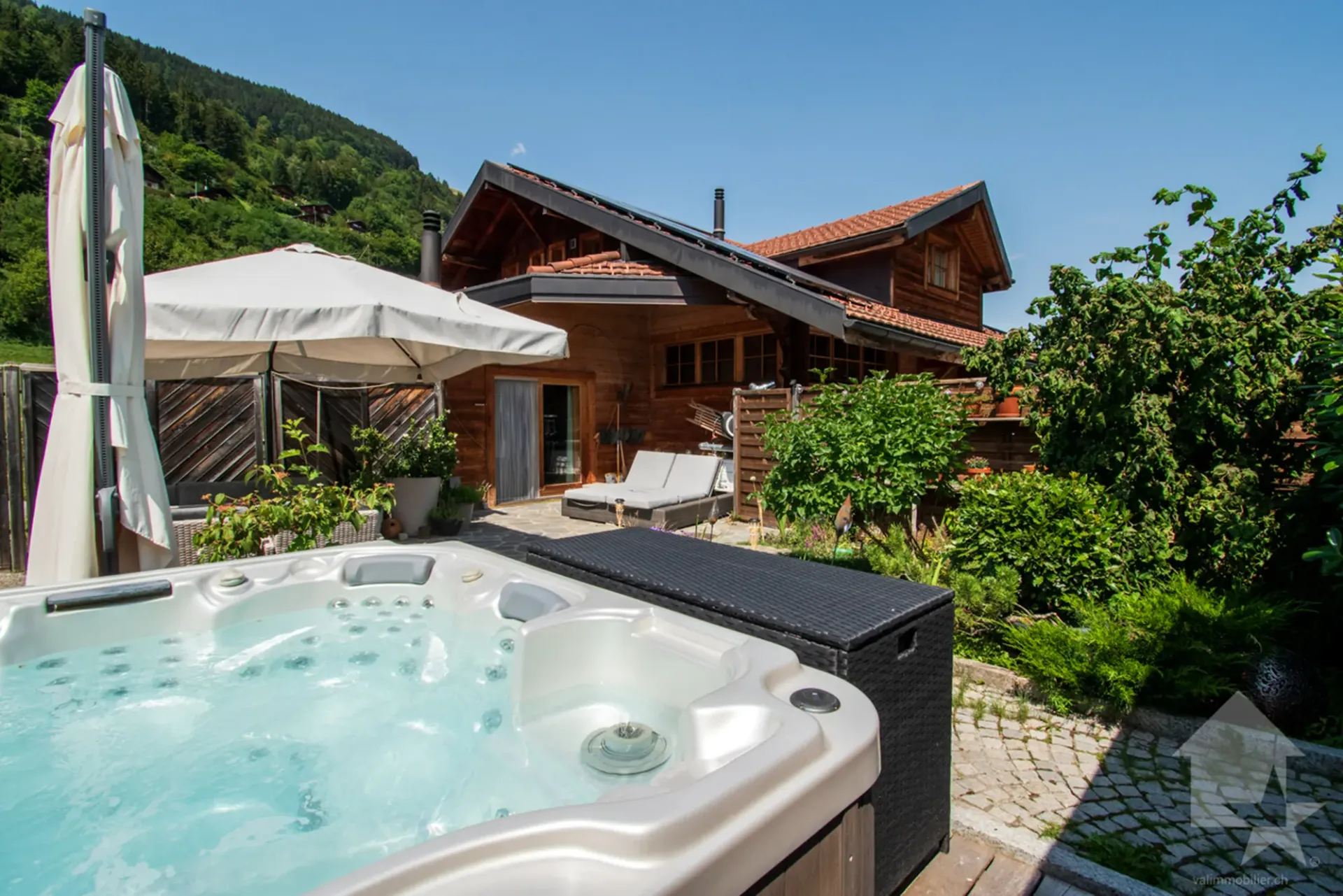 Val-d'Illiez, prächtiges Chalet mit 3 Wohnungen
