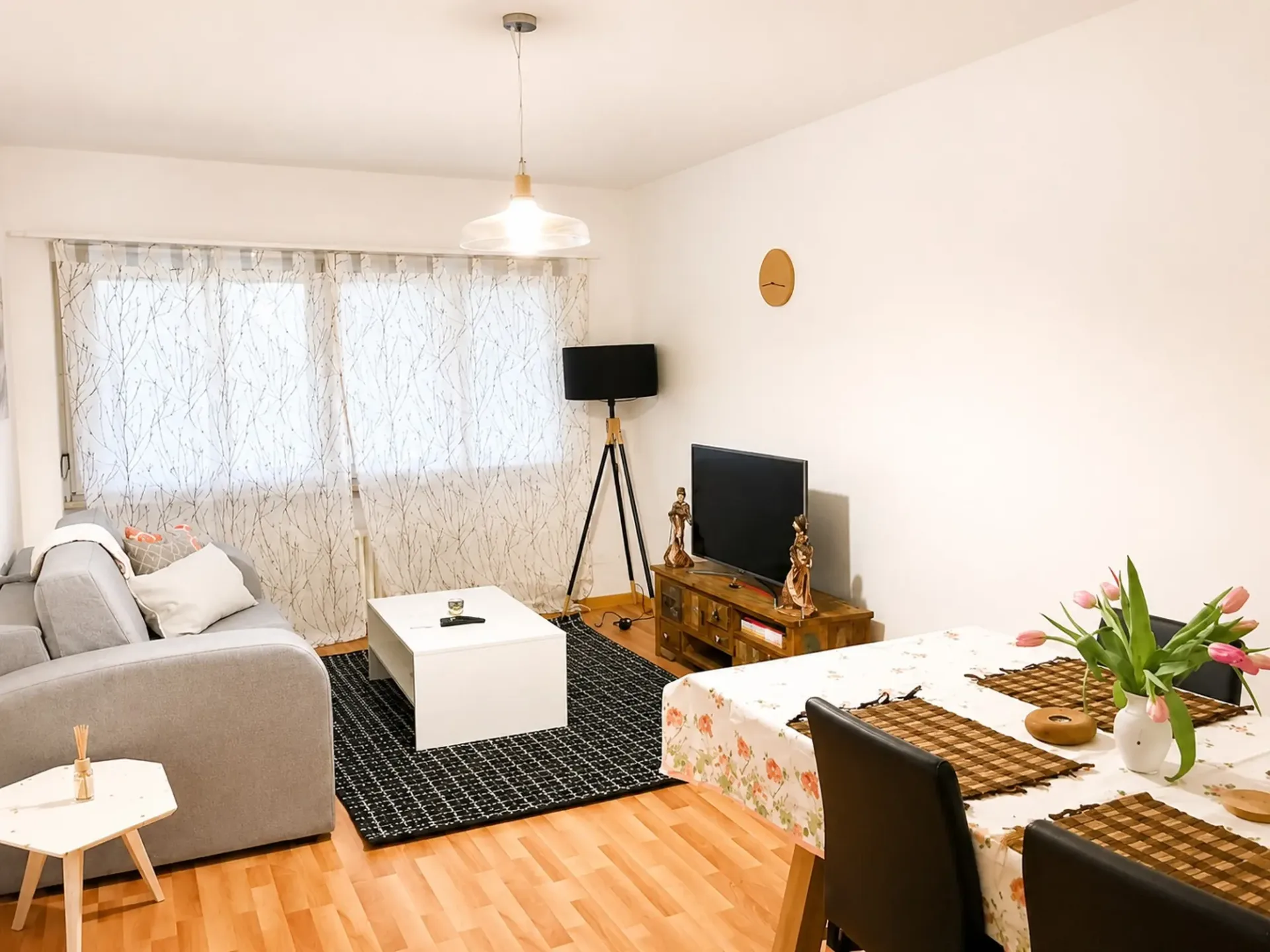 ✨ Möblierte 2.5-Zimmer-Wohnung mit Balkon 3. Stock, rechts Riehenring 143, 4058 Basel