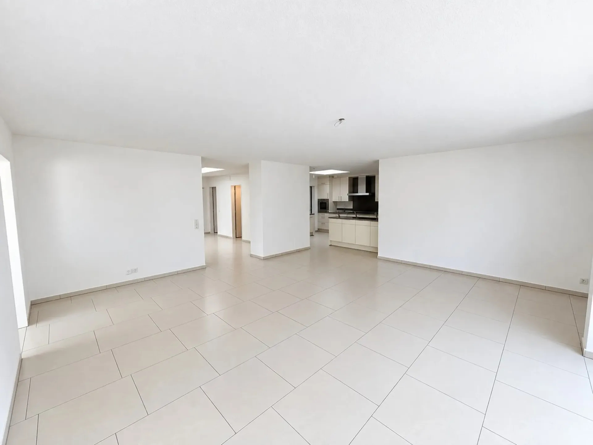 Grosszügige 3½-Zimmer-Wohnung mit 71 m² Terrasse ins Grüne