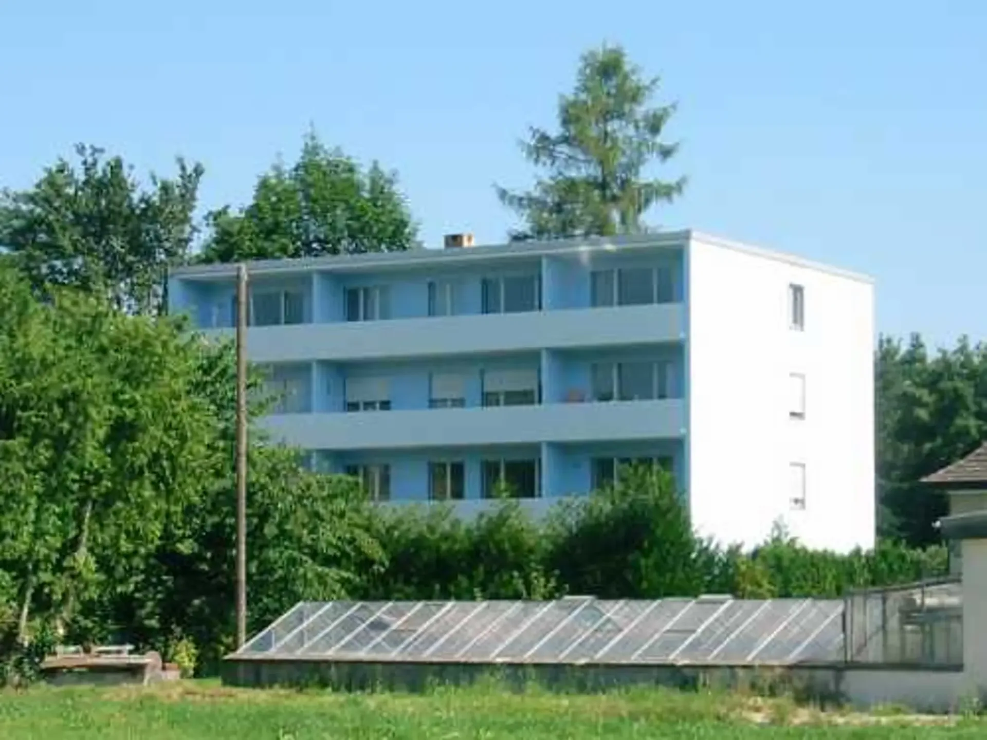 3 1/2 Zimmerwohnung; sonnig, ruhig und hell mit Aussicht
