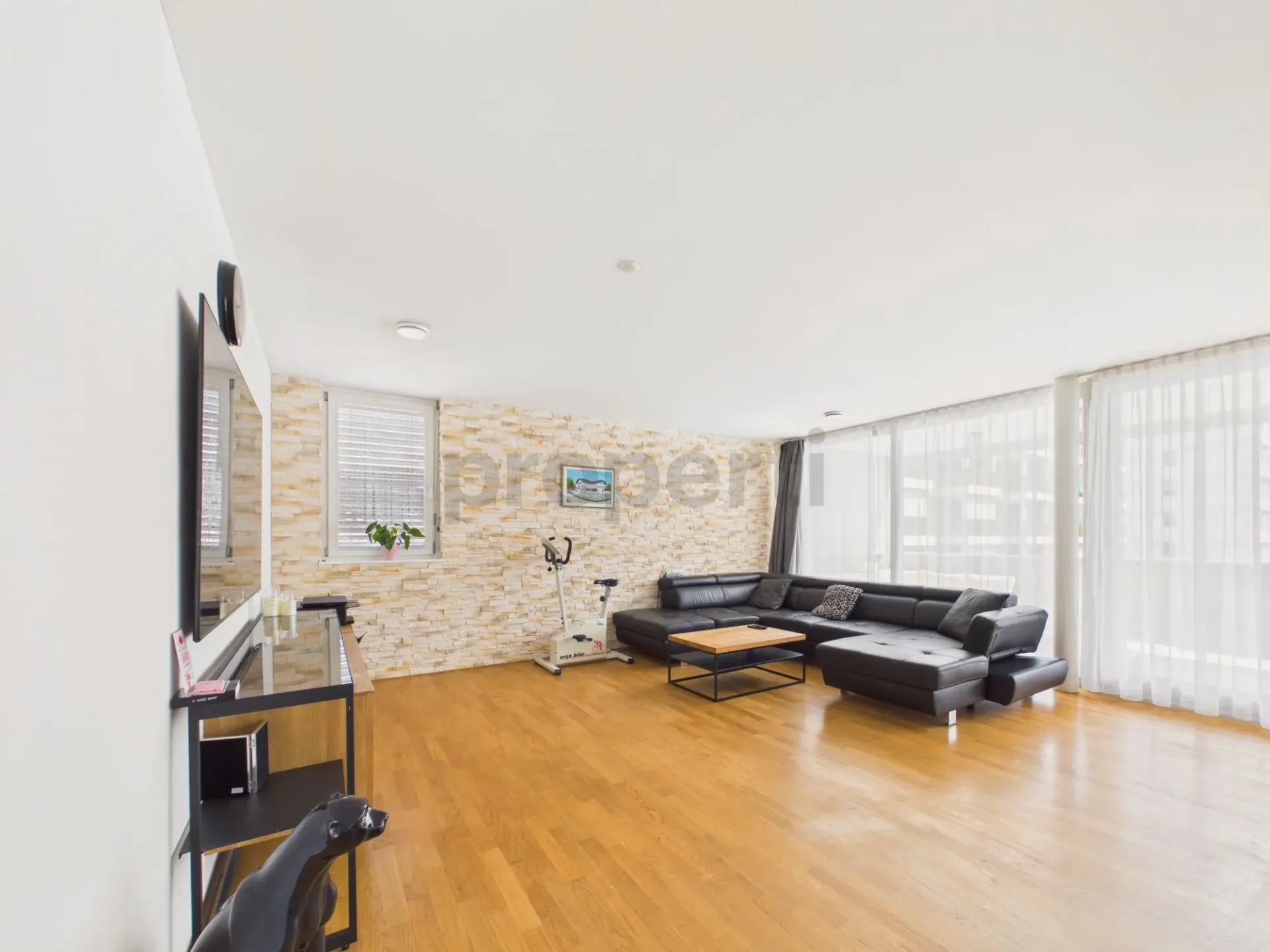 Modern 3.5-room apartment with underground parking, Sankt Margrethen