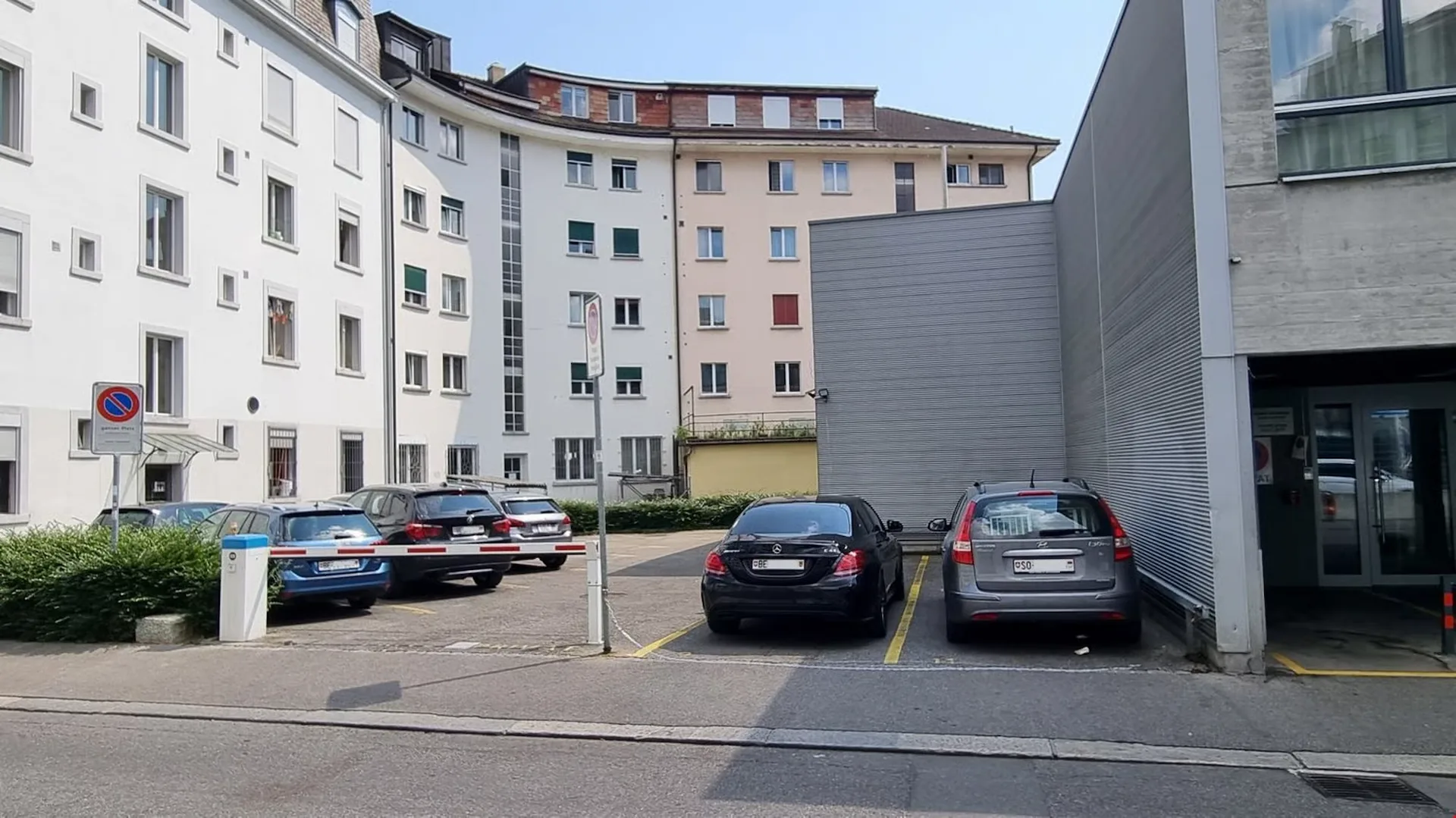 Place de parking dans une zone sécurisée au cœur de Biel Bienne