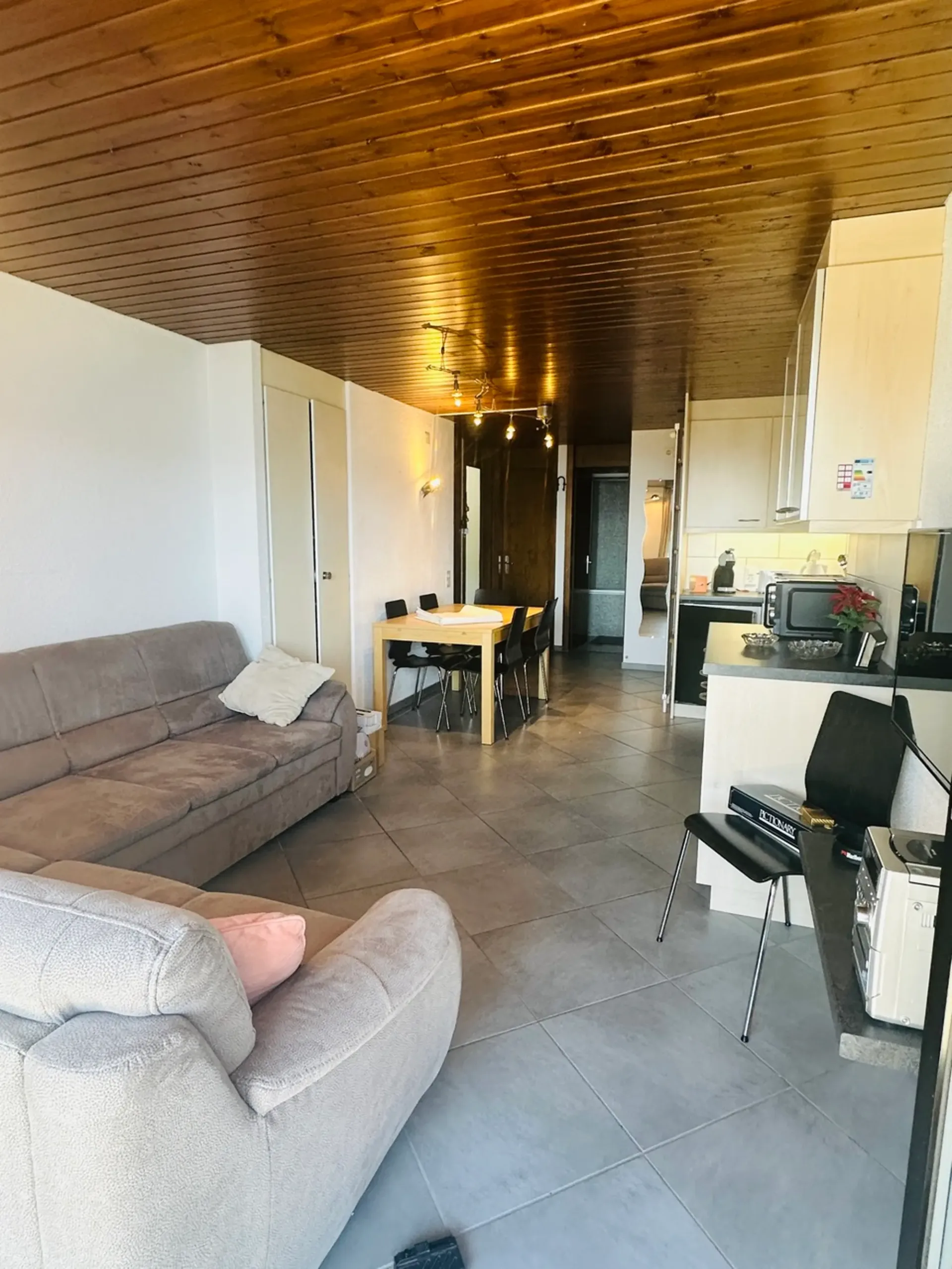 Schönes 3,5-Zimmer-Apartment zur Miete für das ganze Jahr