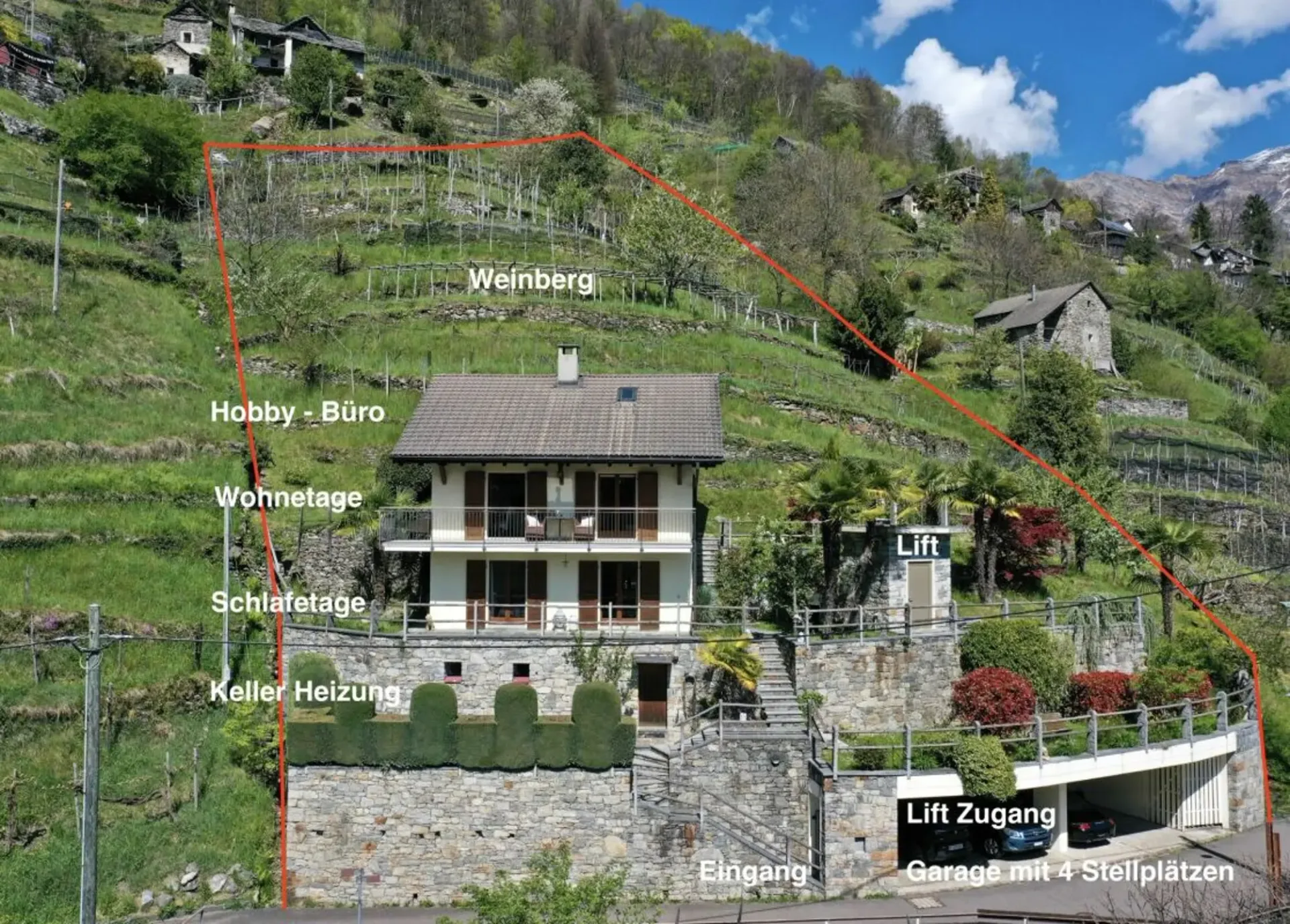 Bellissima casa unifamiliare in una splendida posizione soleggiata con ampio giardino, vigneto privato e ascensore