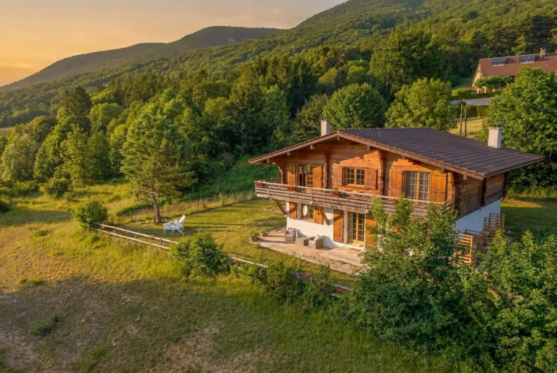 Chalet mit Panoramablick auf den Genfersee und die Alpen