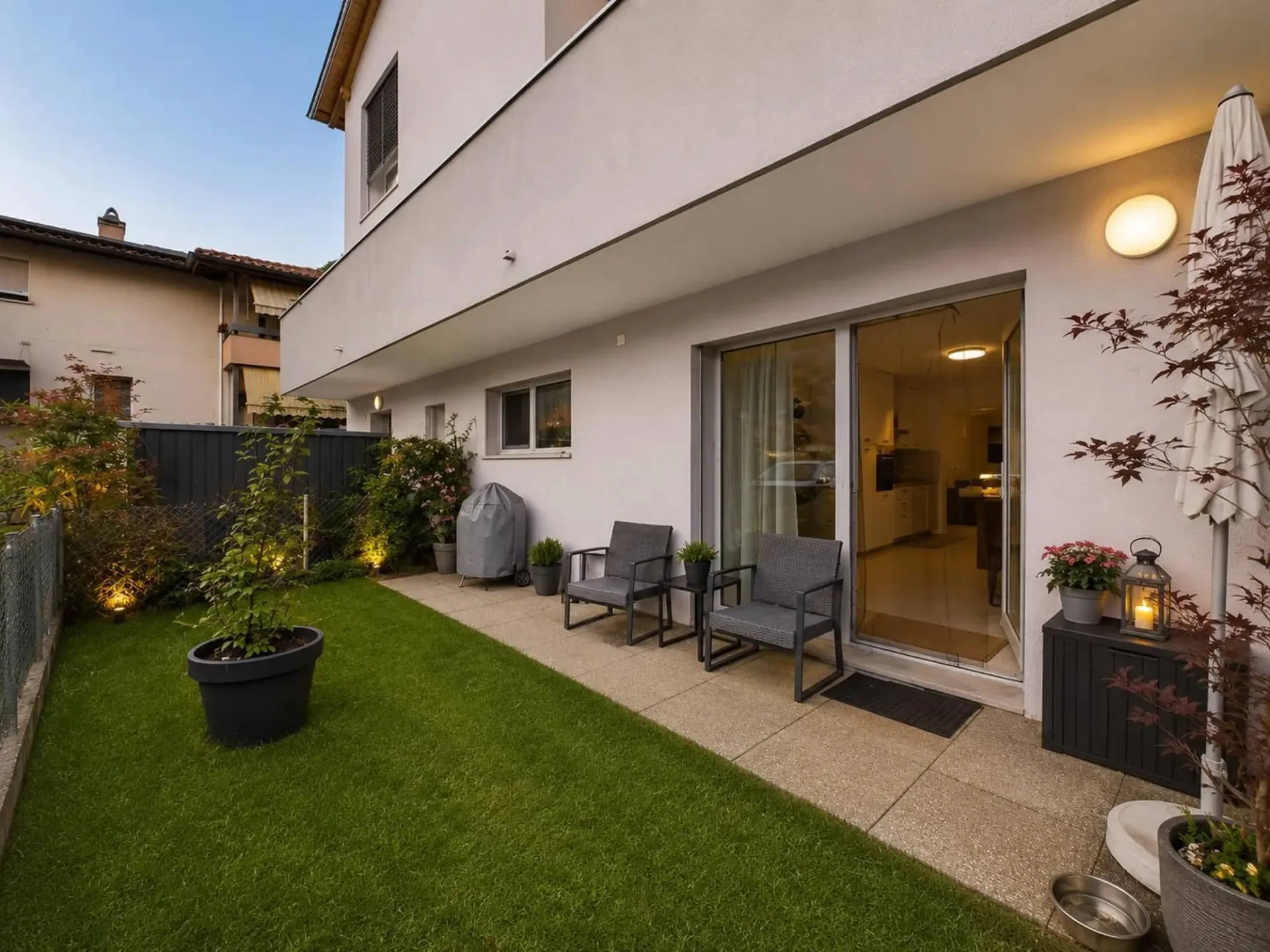 Elegante casa plurifamiliare di 3 appartamenti con giardino, Arbedo-Castione