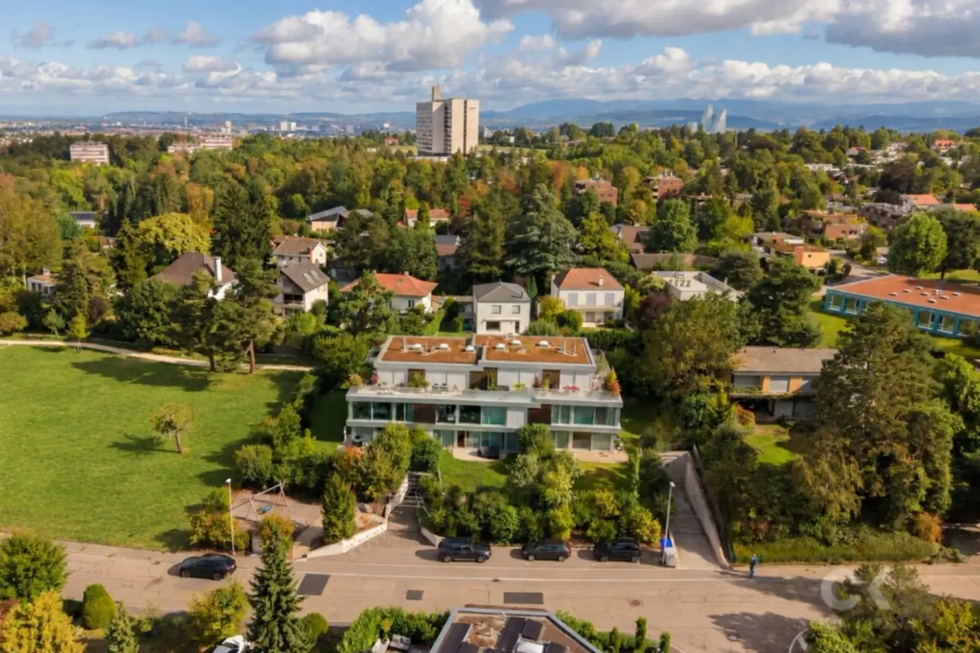Exklusive Gartenwohnung an bester Lage in Bottmingen!
