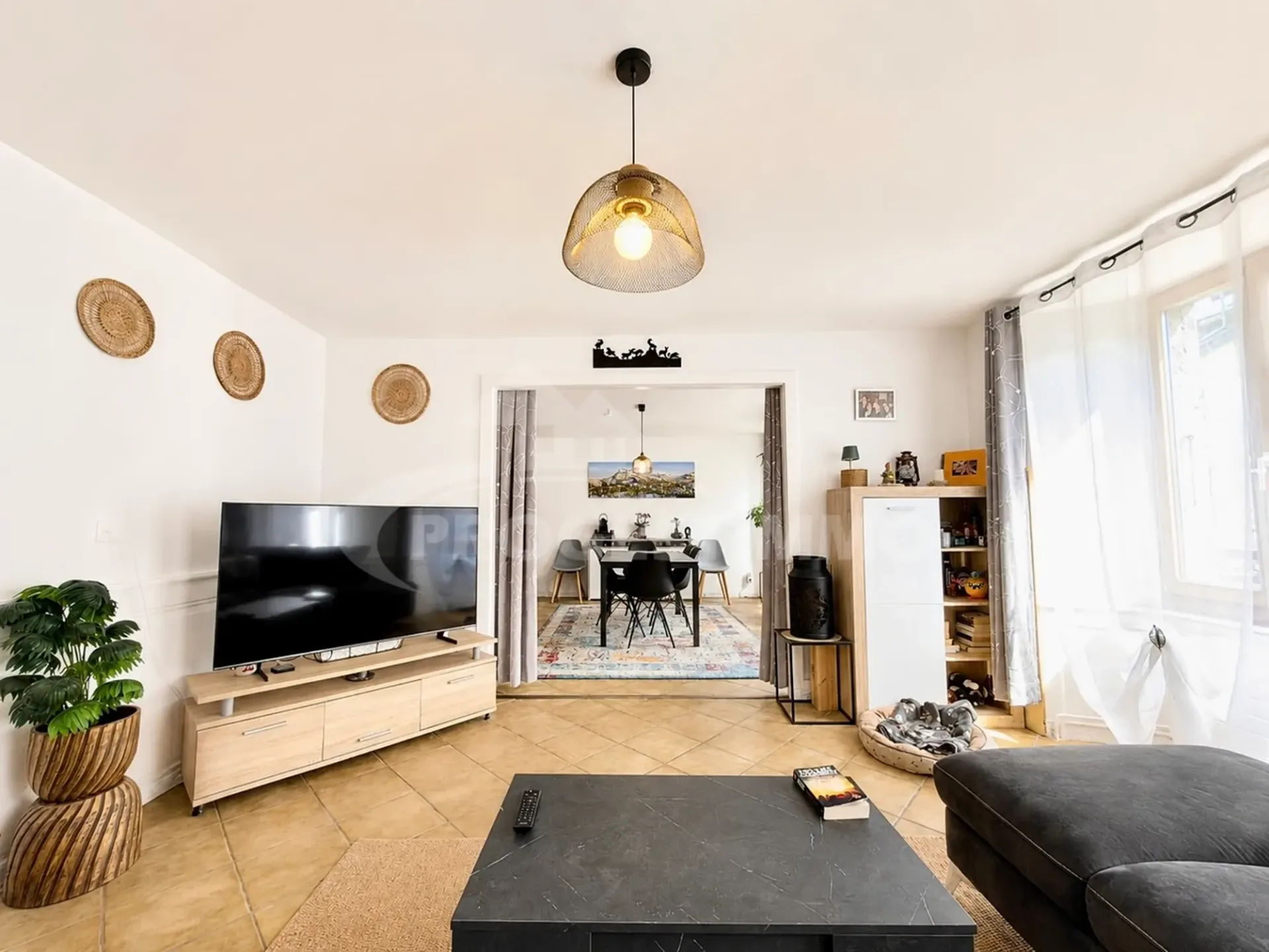 APPARTEMENT DE CHARME AVEC SPACIEUSE TERRASSE PANORAMIQUE