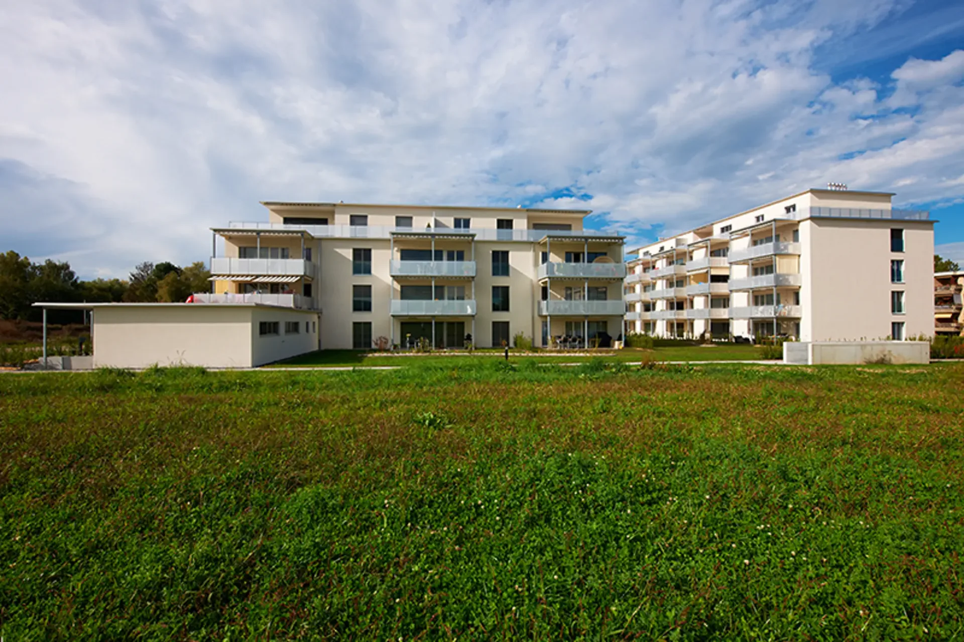 Träumen Sie von einer Terrasse rund um die Wohnung?