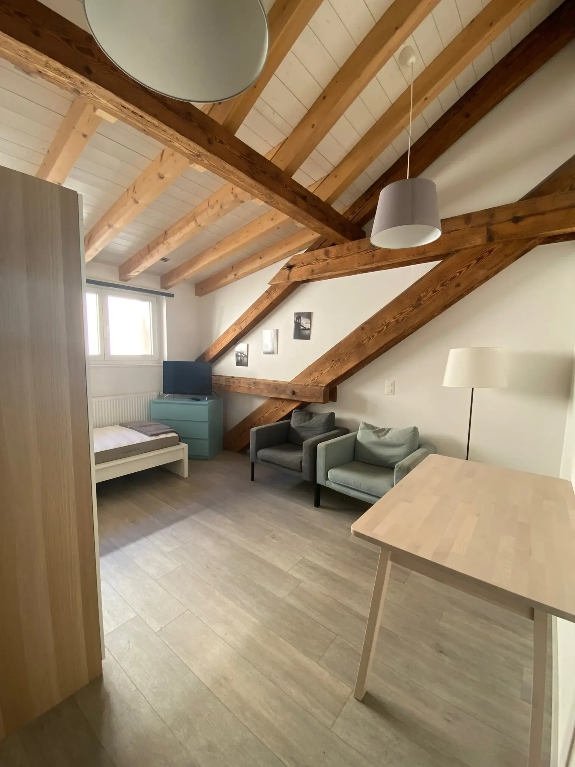 Schönes möbliertes Studio