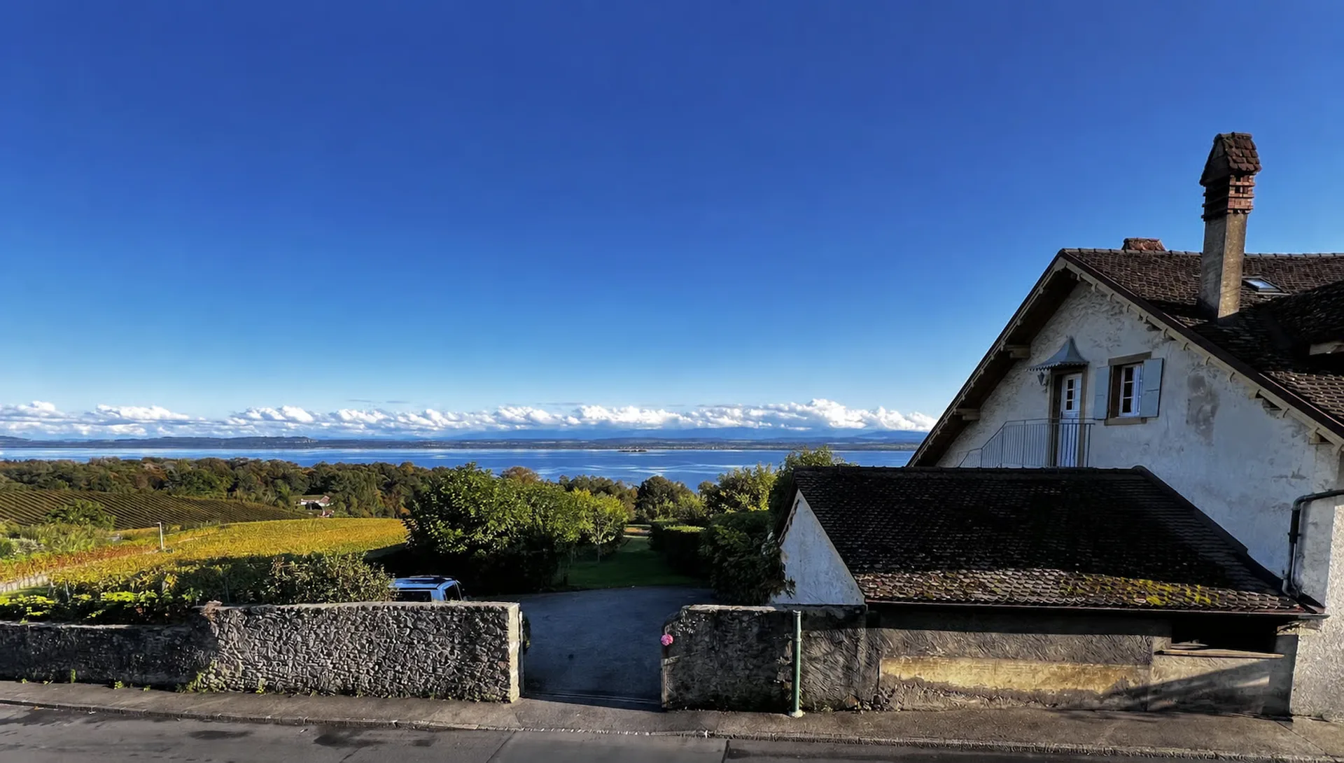 Charmantes und geräumiges renoviertes Apartment mit Terrasse