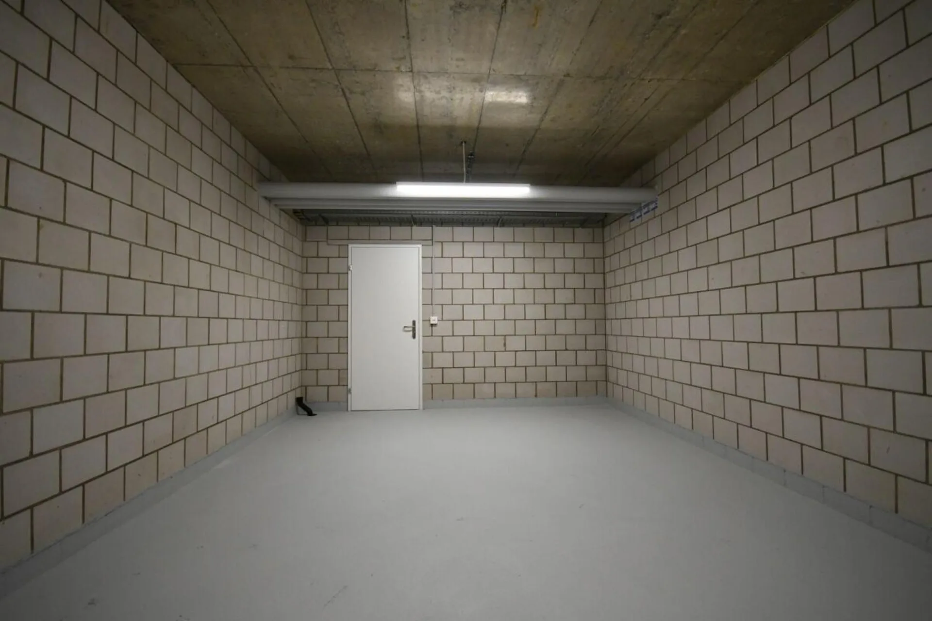 EINSTELLHALLENPLÄTZE LOTZWIL BE