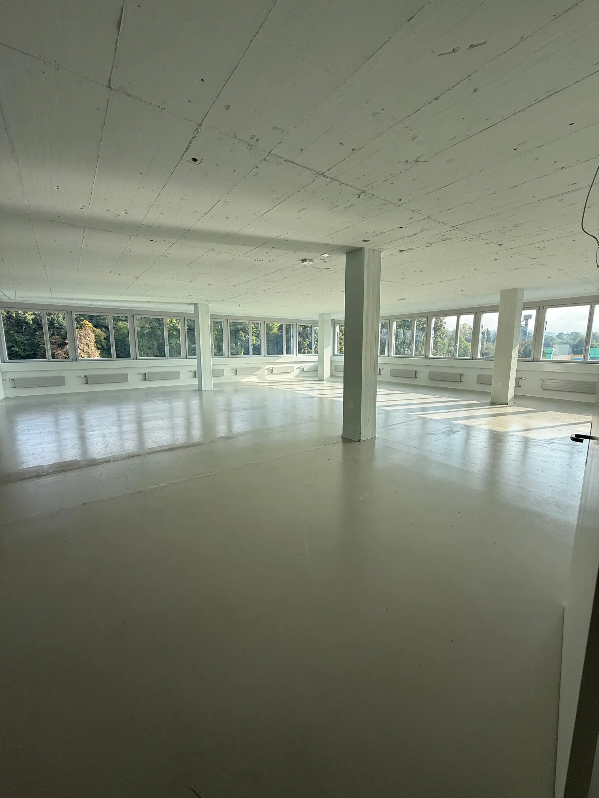 Versatile commercial space in Kloten for rent