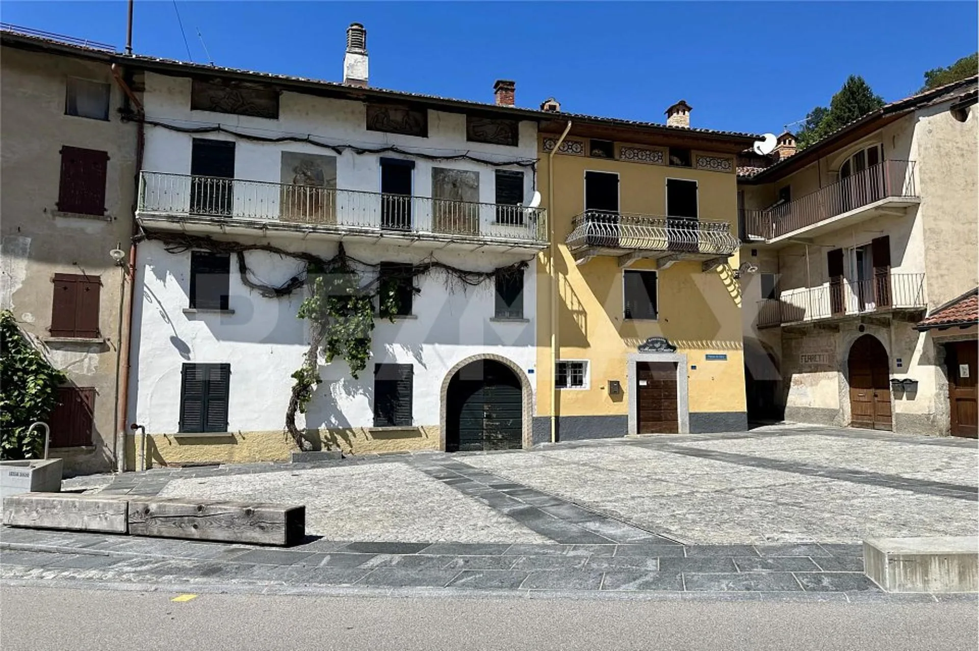 Erneuertes Dorfhaus im Herzen von Sessa  Tresa Ticino