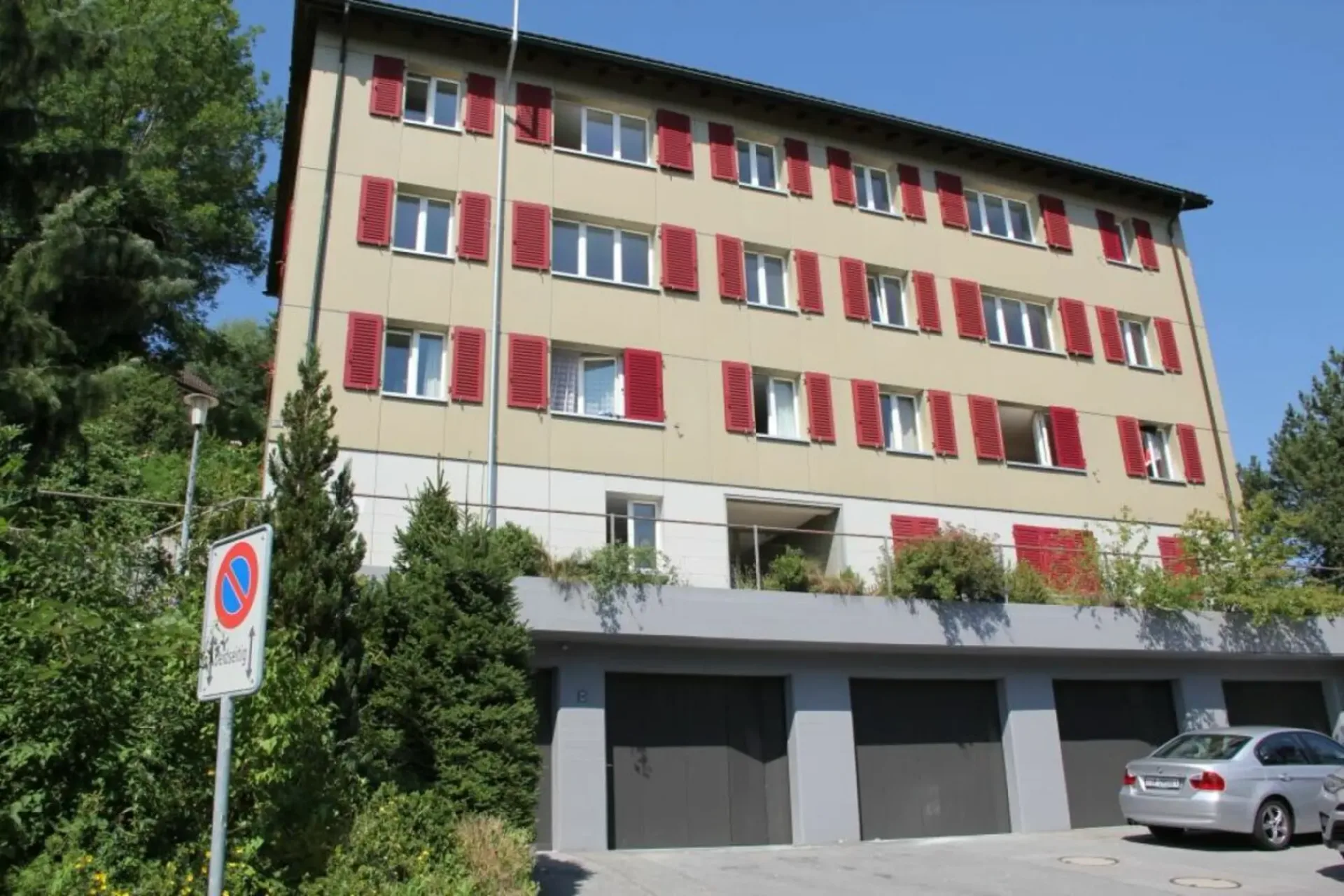 Large 4-room apartment