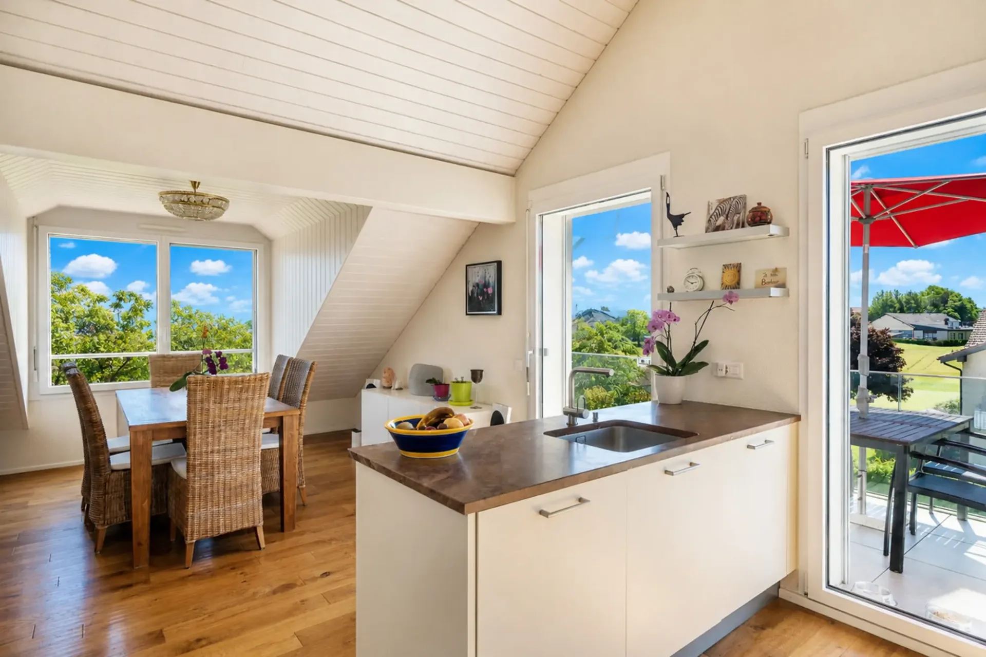 Appartement de 3.5 p. avec vue sur les Alpes et le Jura à Reverolle
