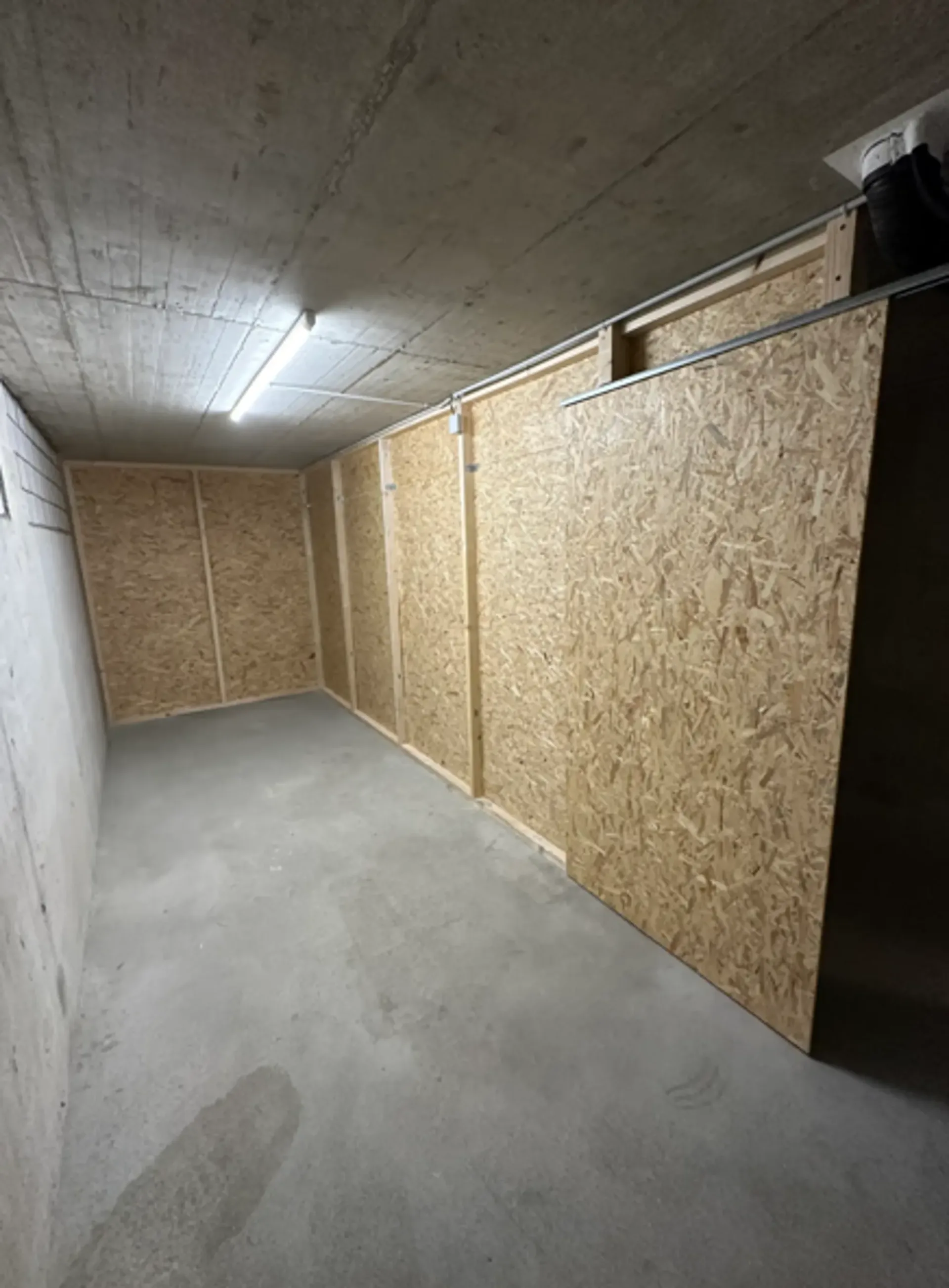 Unités de stockage, espaces de stockage, stockage de meubles et stockage de palettes