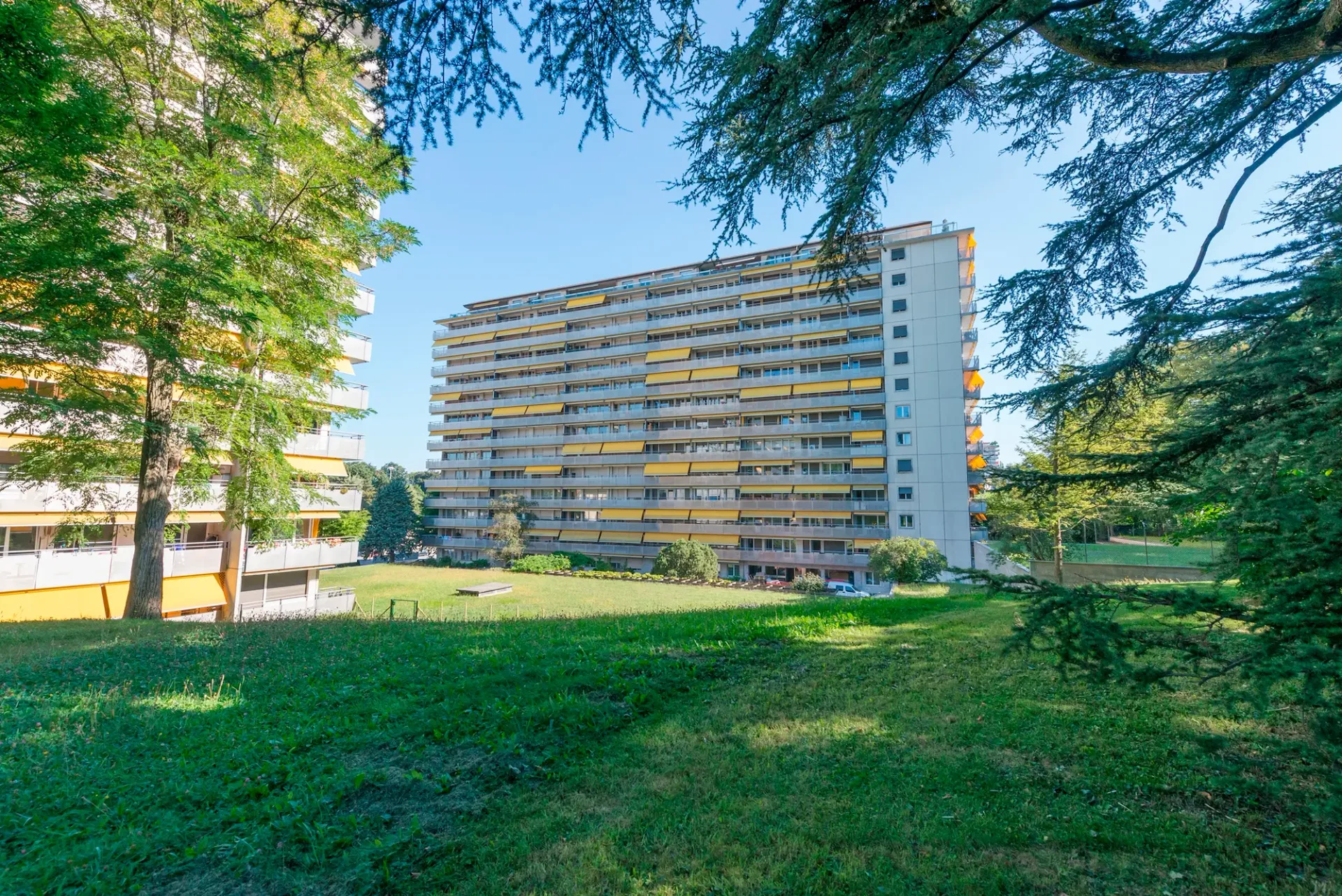 Place de parc extrérieur à proximité de la Gare des Eaux-Vives