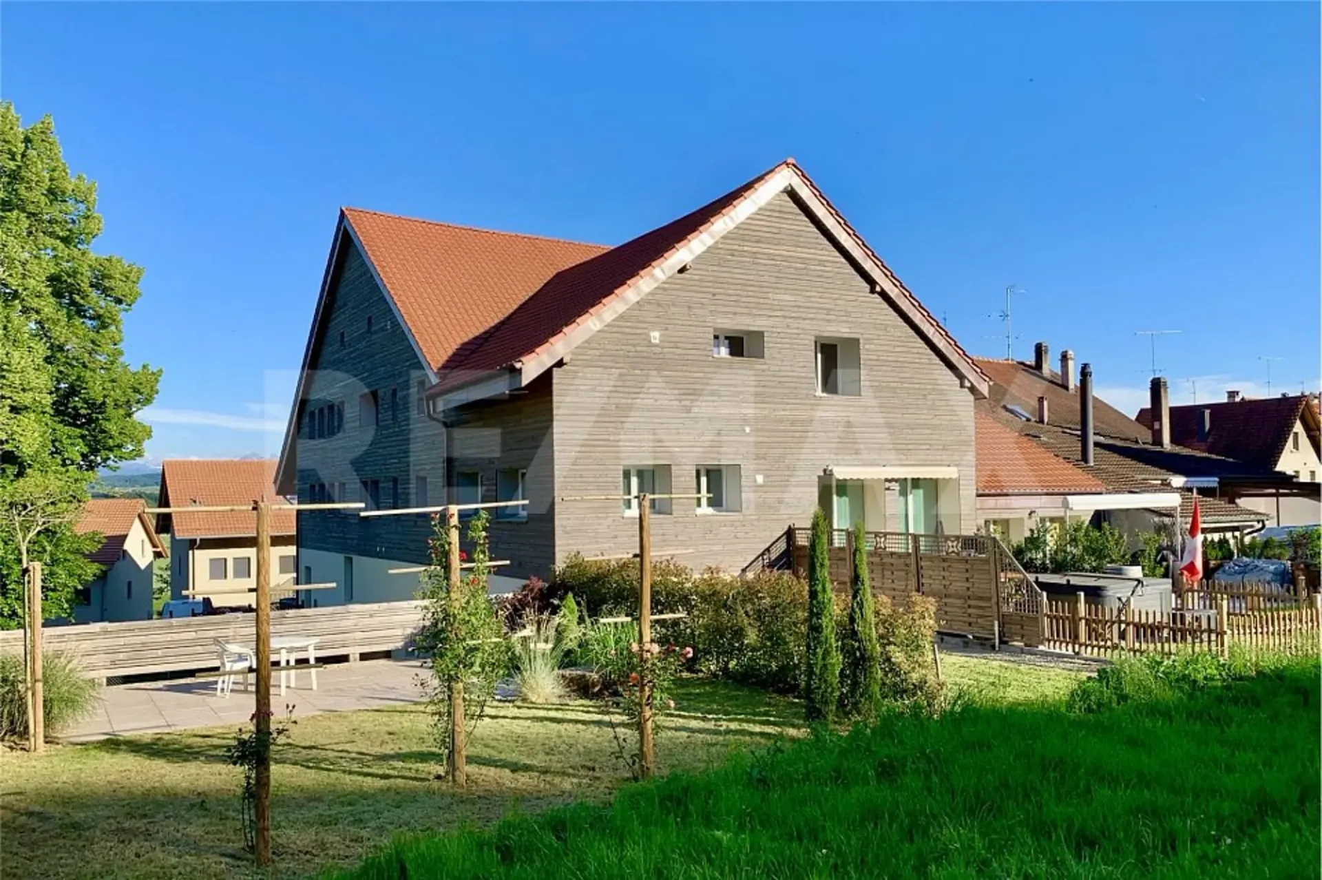 Außergewöhnliche Wohnung in renoviertem Bauernhof mit Garten, nur zwei Schritte von Estavayer-le-Lac entfernt