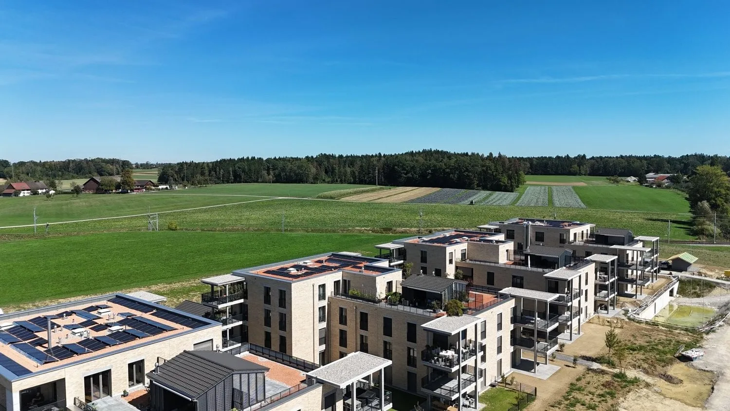 Grosser Hobbyraum (29.6 m2) mit Wasseranschluss