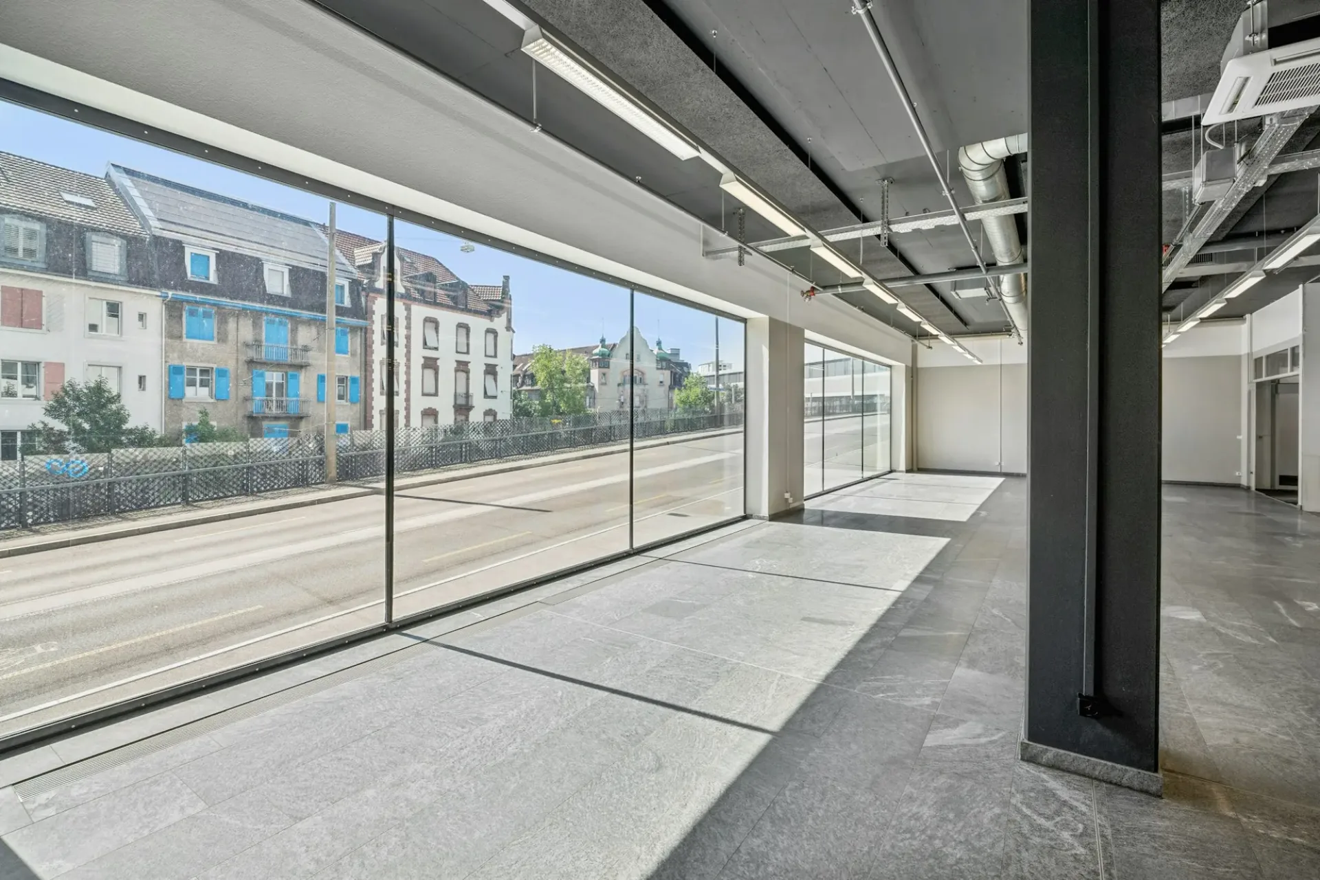 Spazio commerciale attraente di 310 m² nel Voltacenter