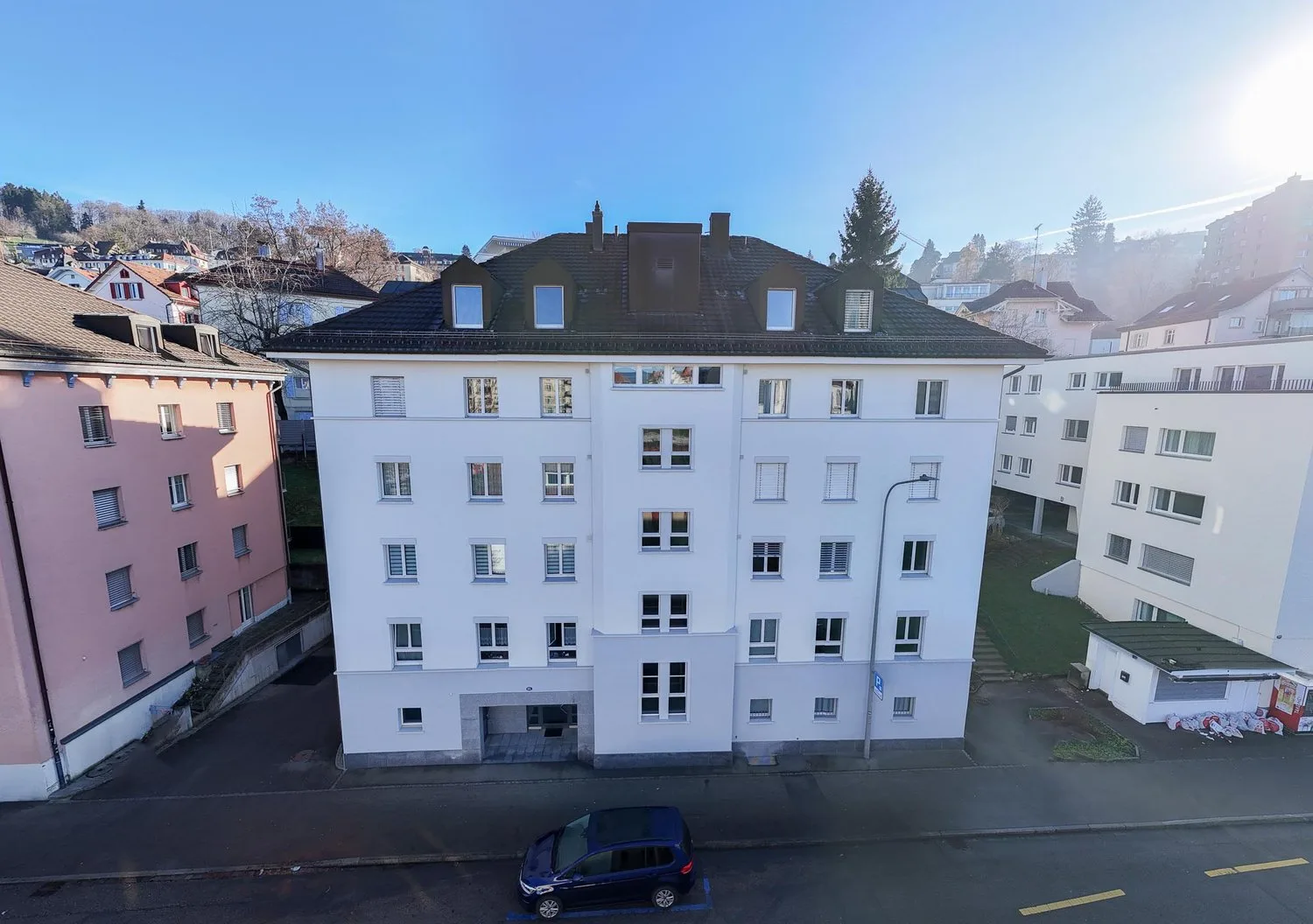 Bright 3.5-room city apartment with balcony and city view