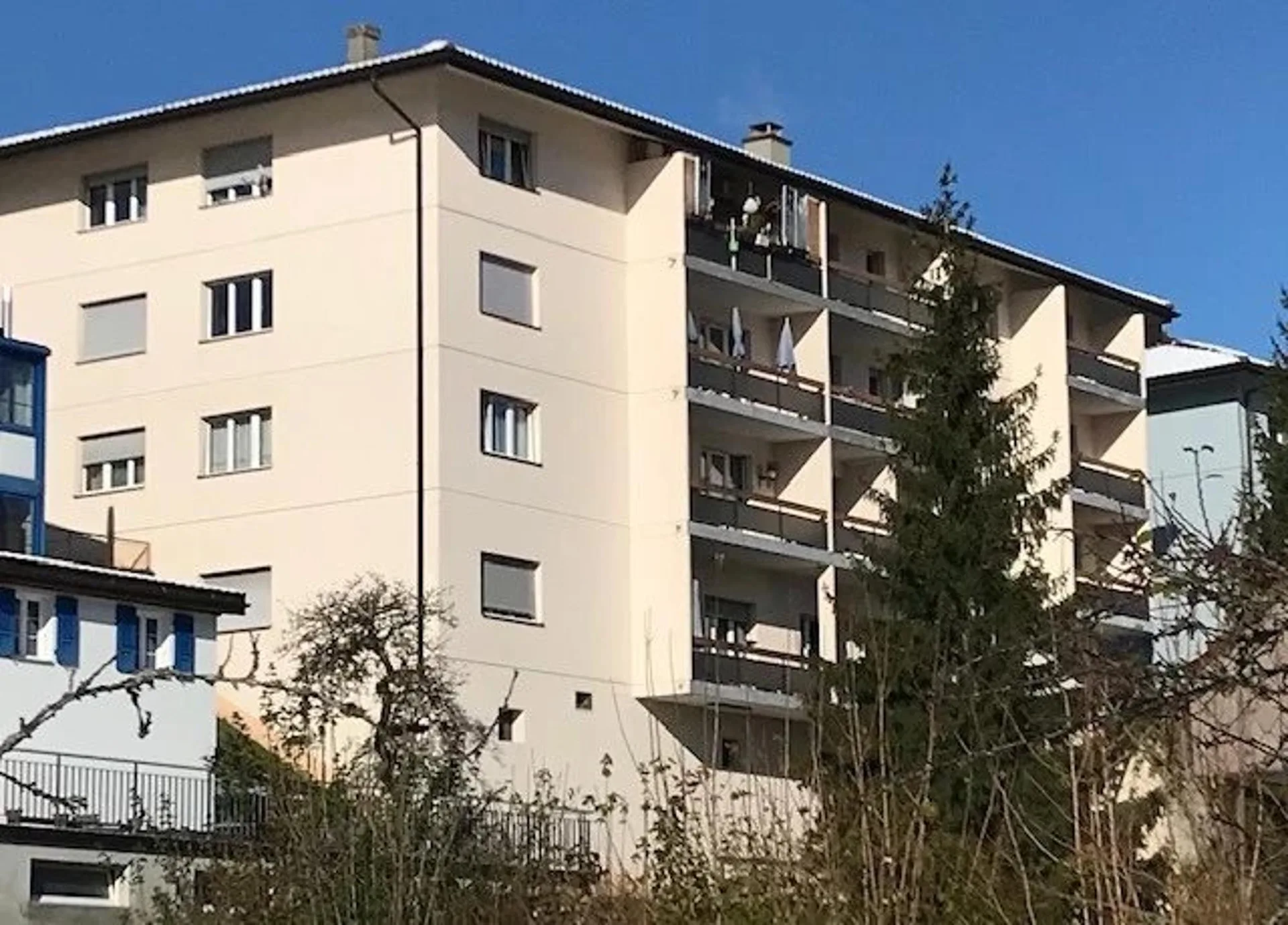 Wohnung mit 4.5 Zimmern im Erdgeschoss