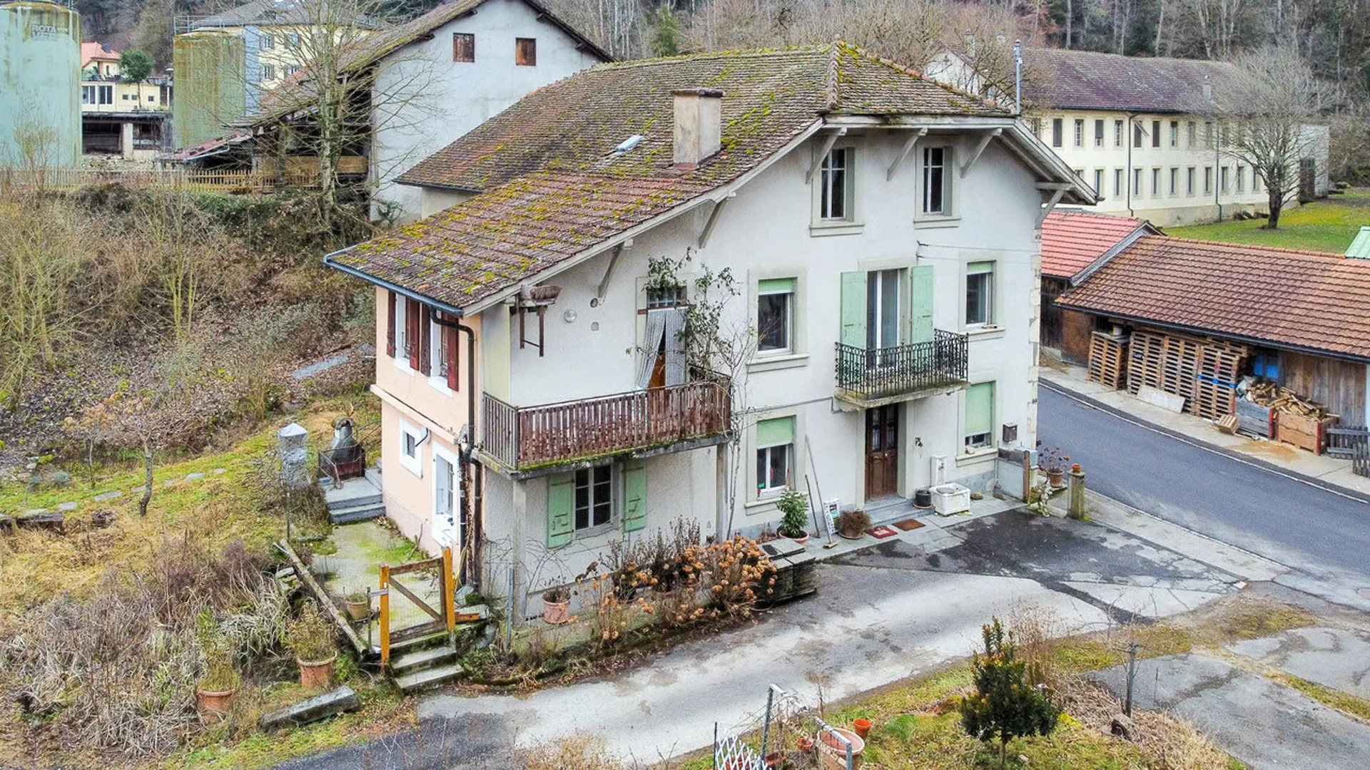 Haus mit großem Umbauvolumen und Baugenehmigung