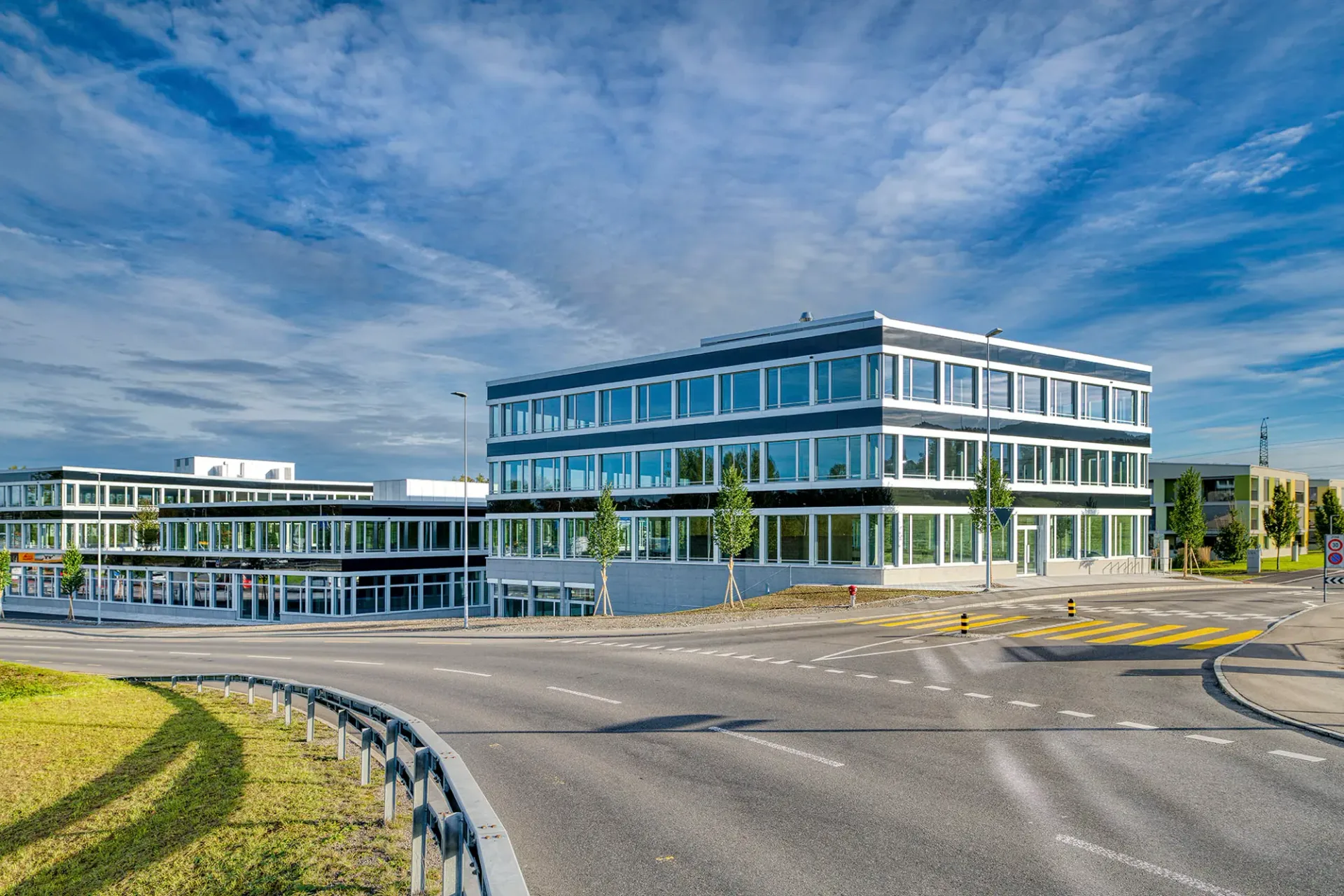 First-class office space with finished interior design - Rent now and move in!