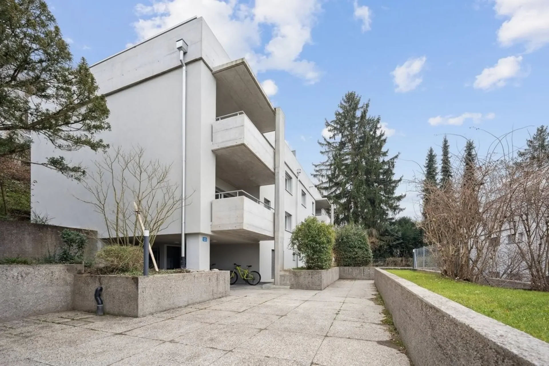 Appartement de 3,5 pièces fraîchement rénové dans un lieu idyllique