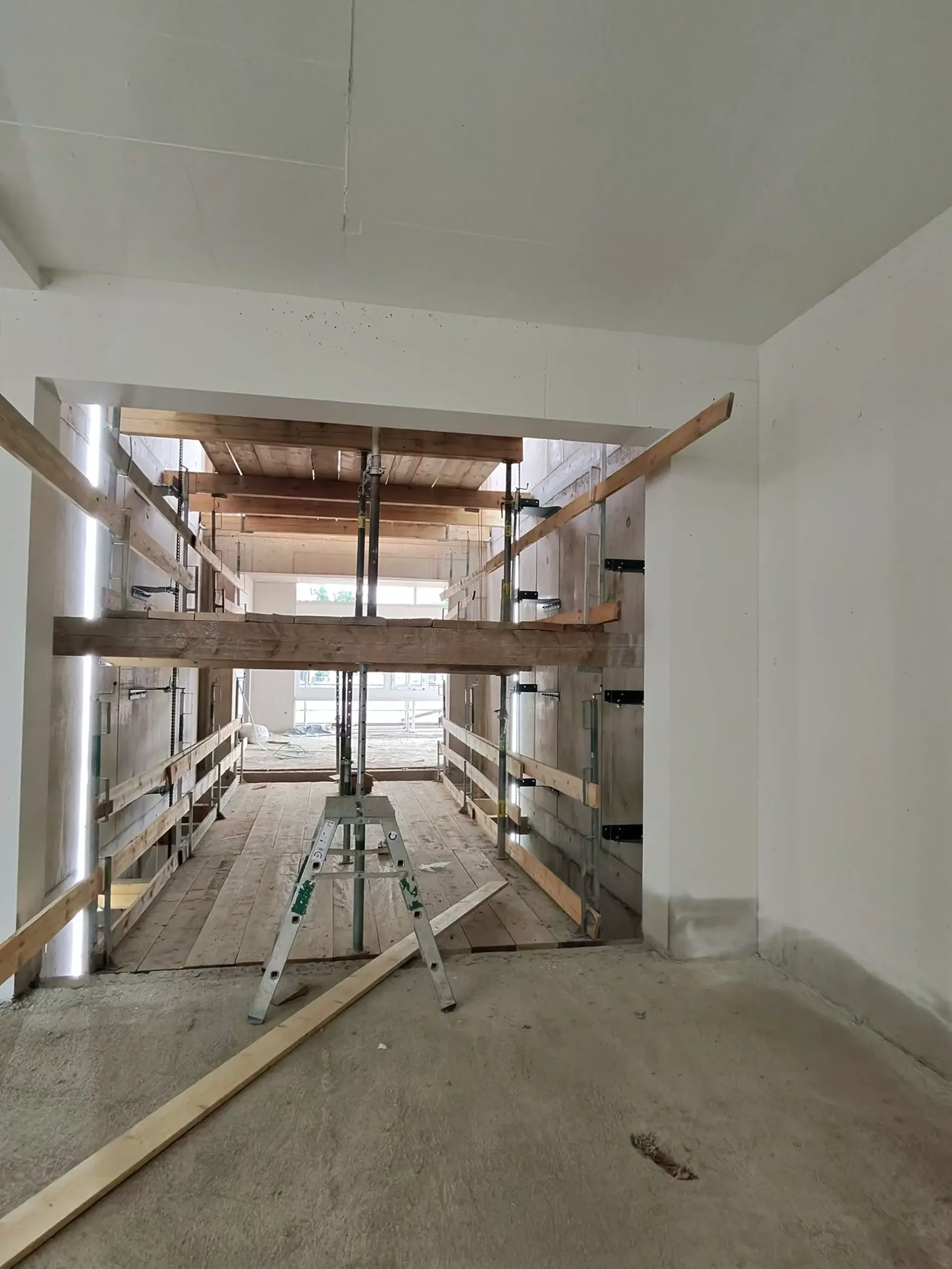 Below with plan - Storage room that can deliver