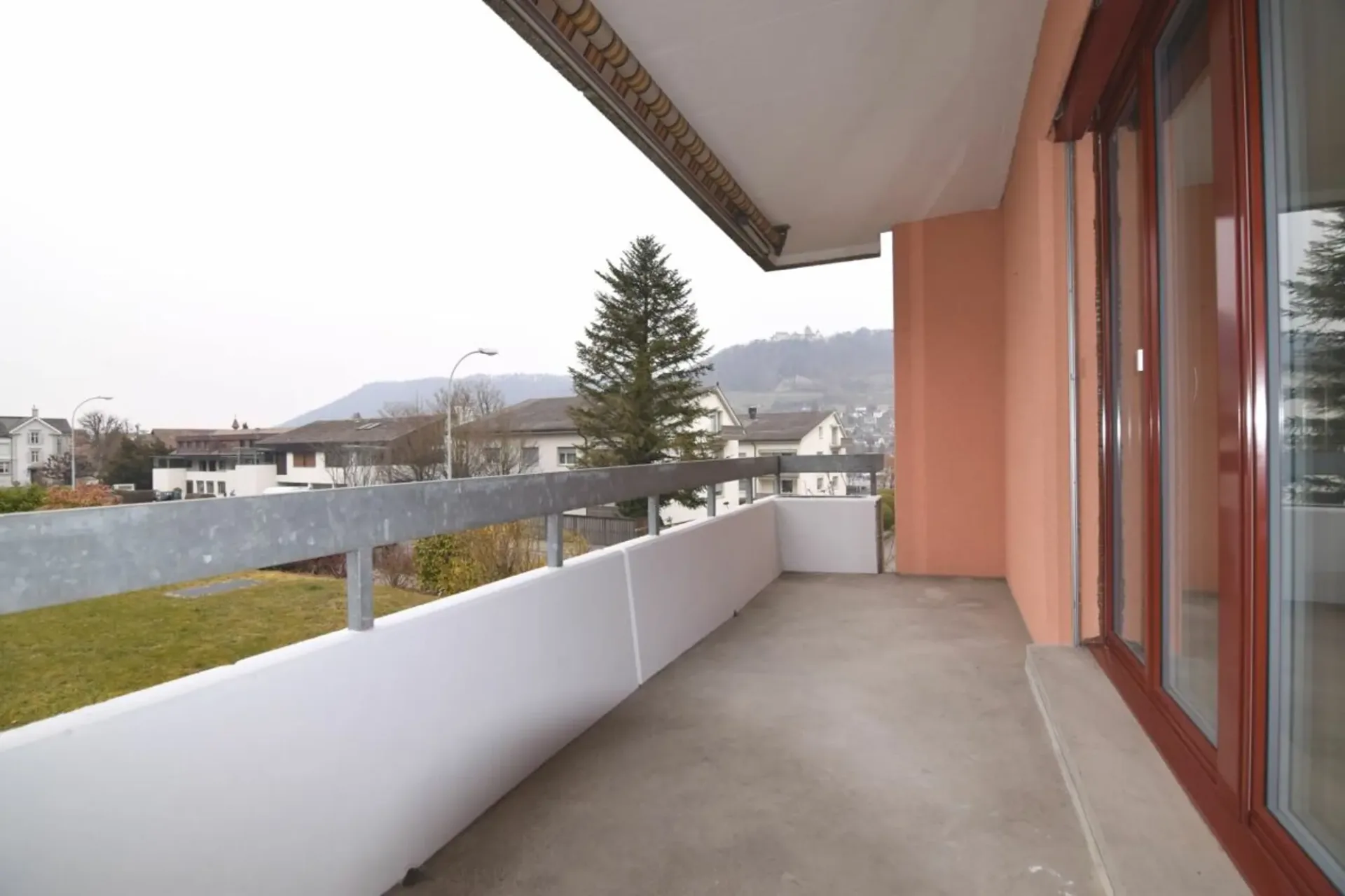 Sanierte 4.5-Zimmerwohnung im 1.OG