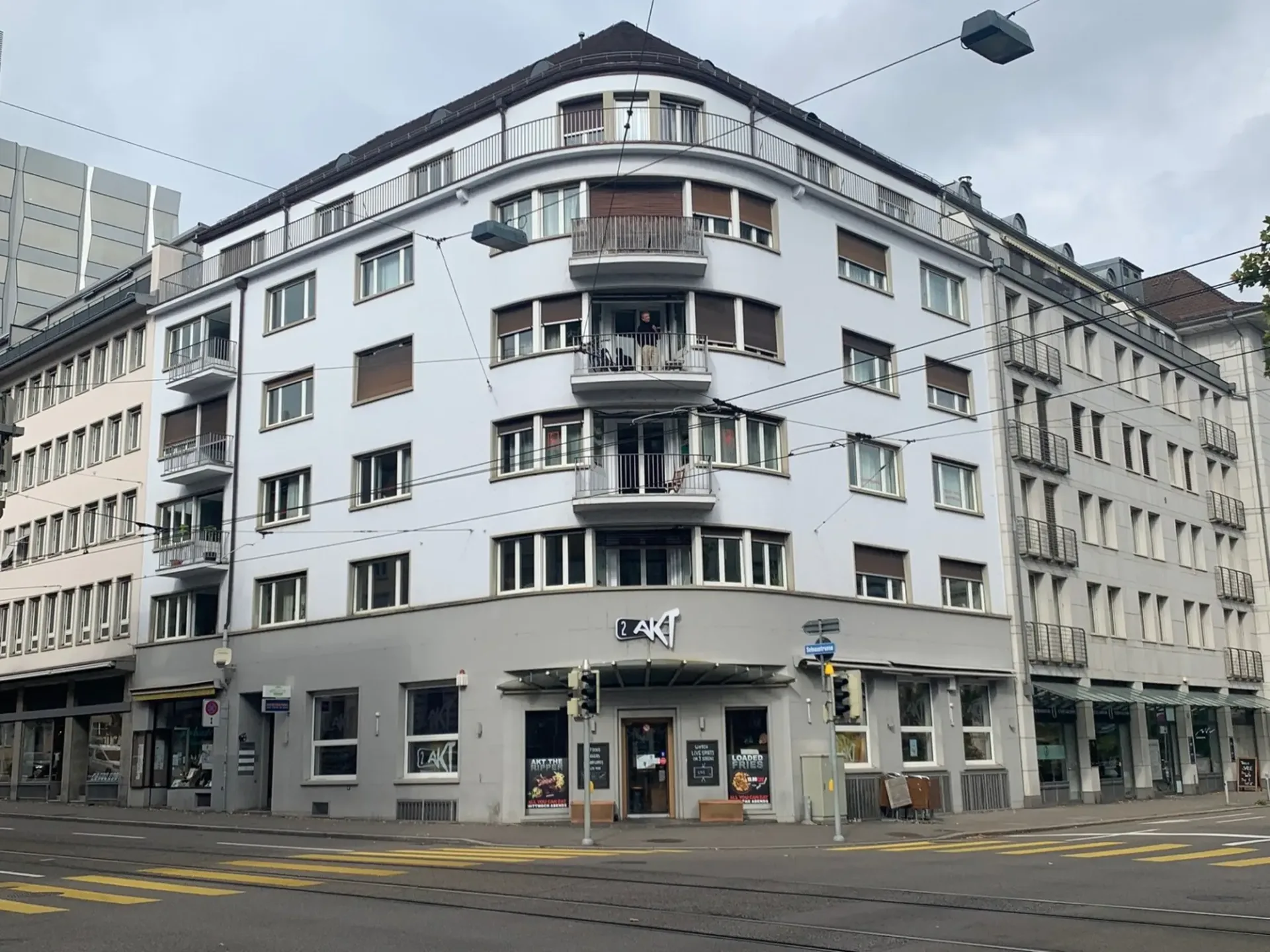 Grosszügige 5-Zimmer-Wohnung an zentraler Lage in Zürich