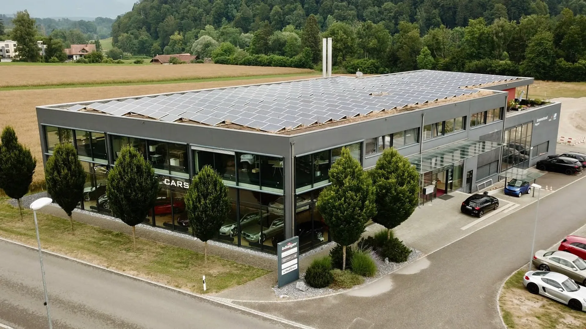 Heller Büroraum (41 m²) möbliert mit Lift & Klimaanlage