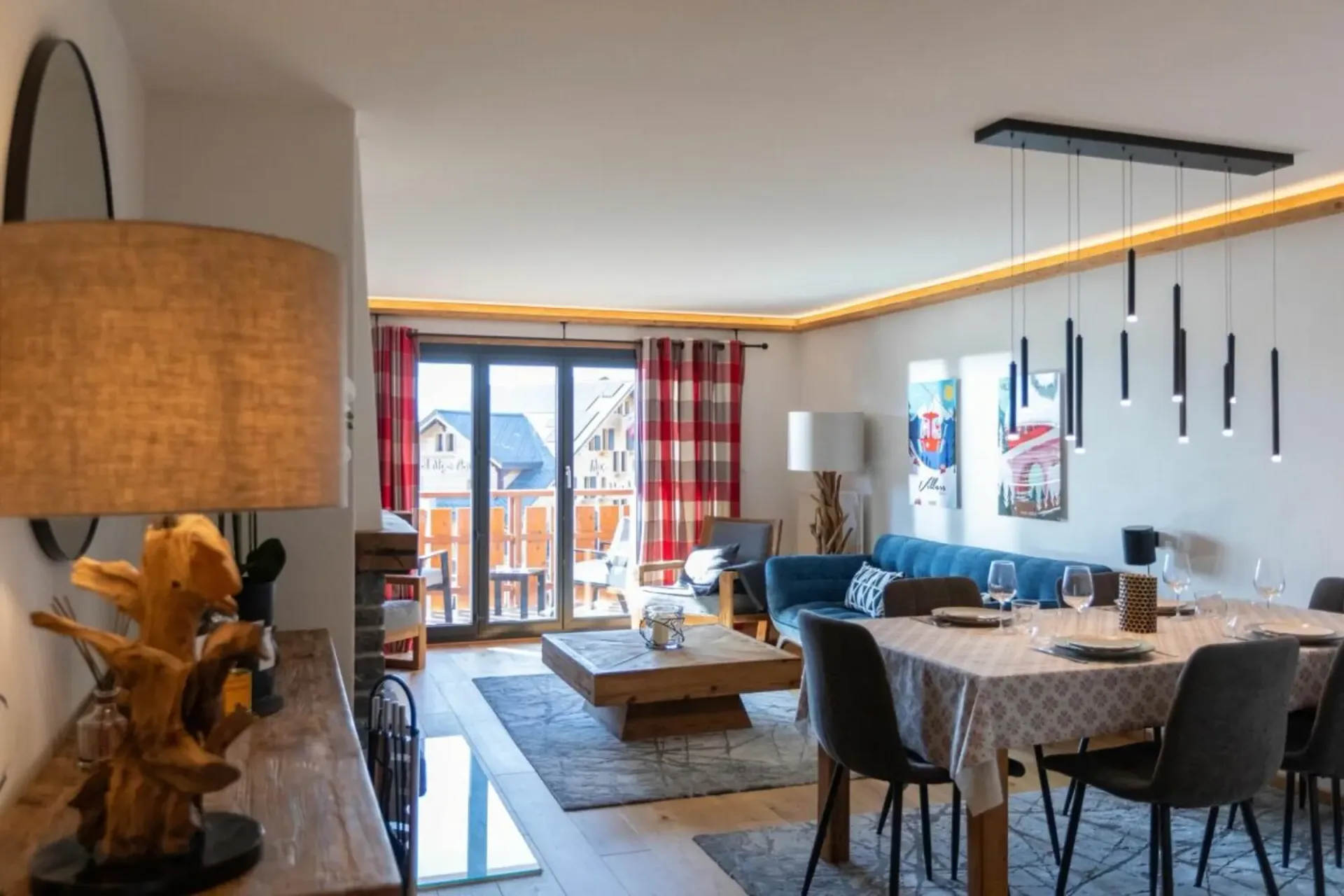A furnished 2 bedroom apartment in the centre, with a balcony and an underground parking space