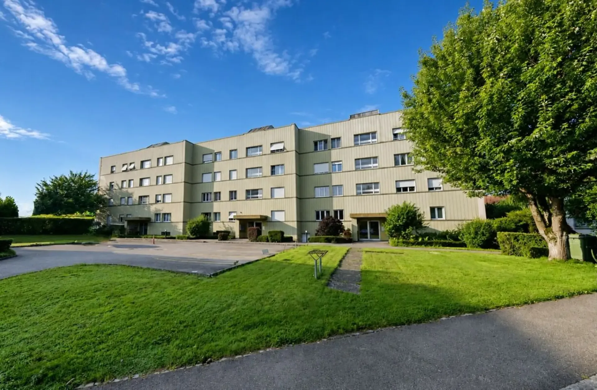 Totalsanierte 4.5 Zi. Wohnung an guter Lage